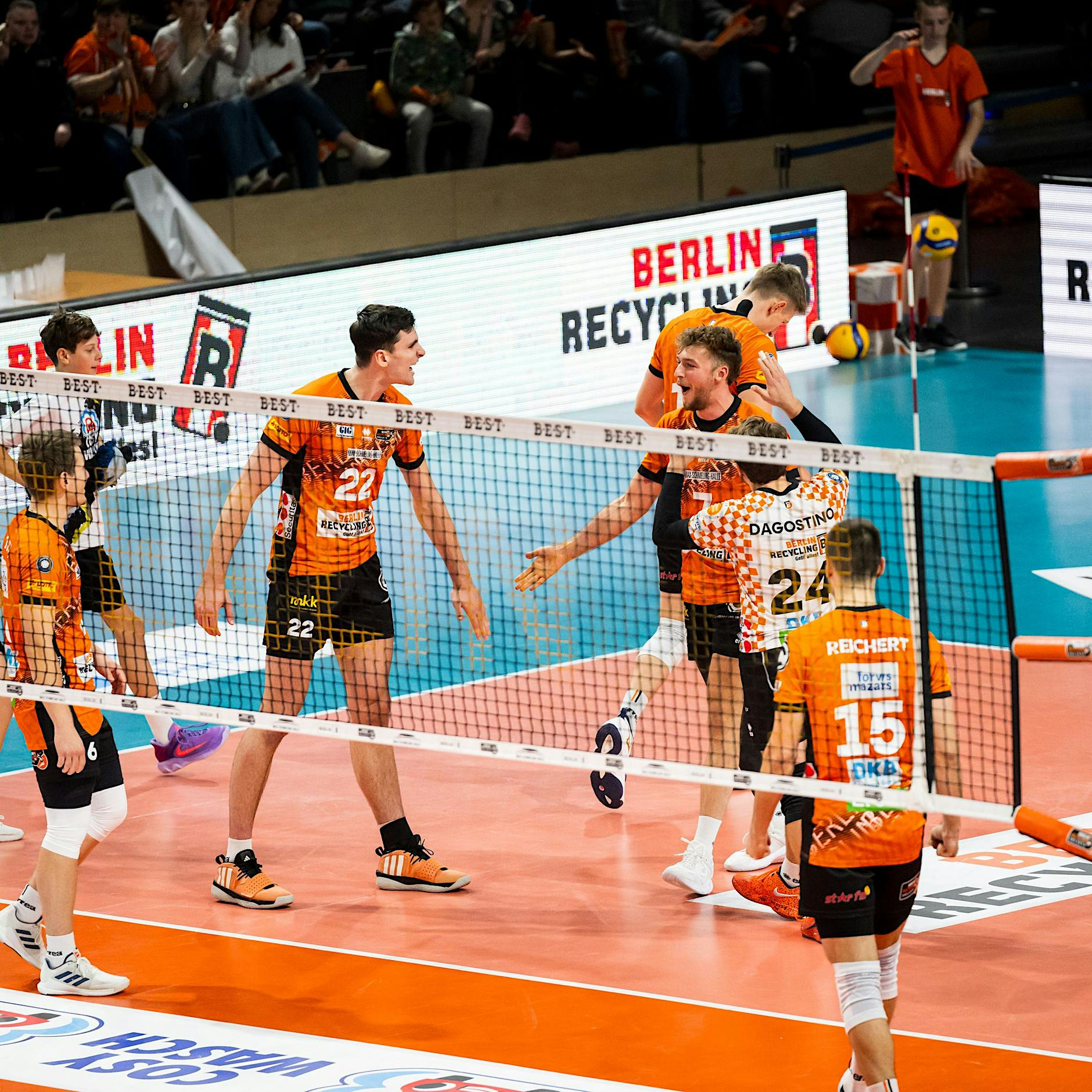 Faden verloren und wiedergefunden: Berlin Volleys besiegen Friedrichshafen