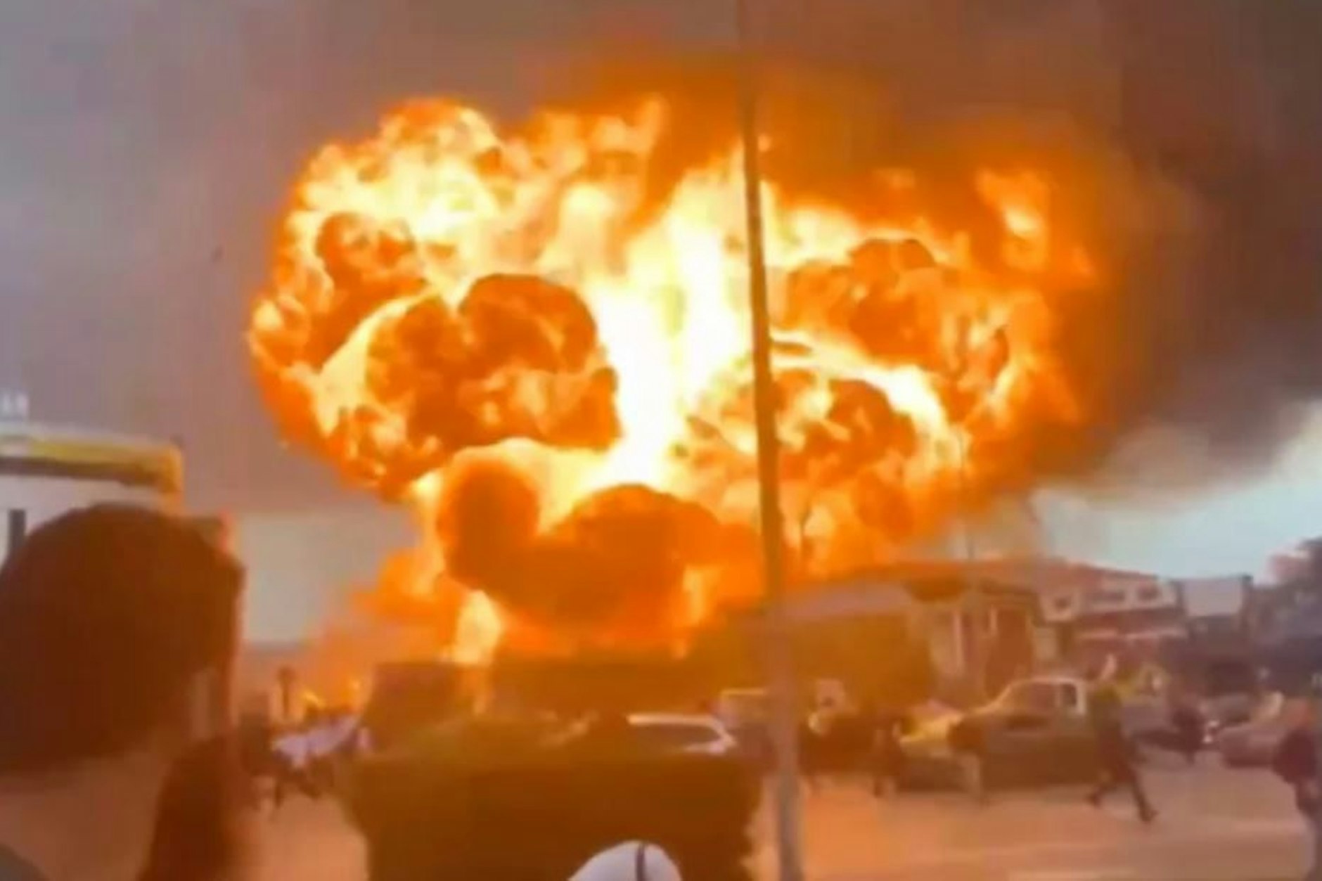 Die Explosion an der Tankstelle tötete mindestens vier Menschen.