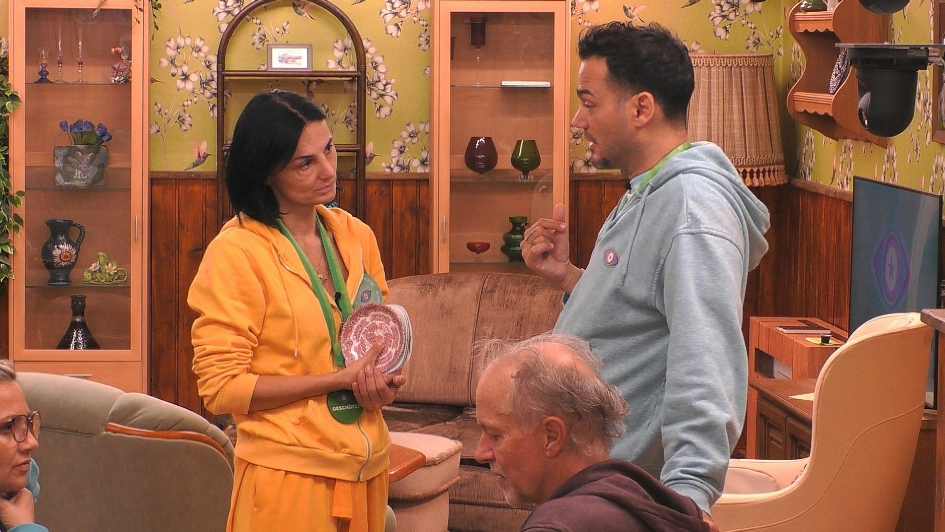 Mimi Fiedler und Daniel Lopes geraten bei „Promi Big Brother“ aneinander.