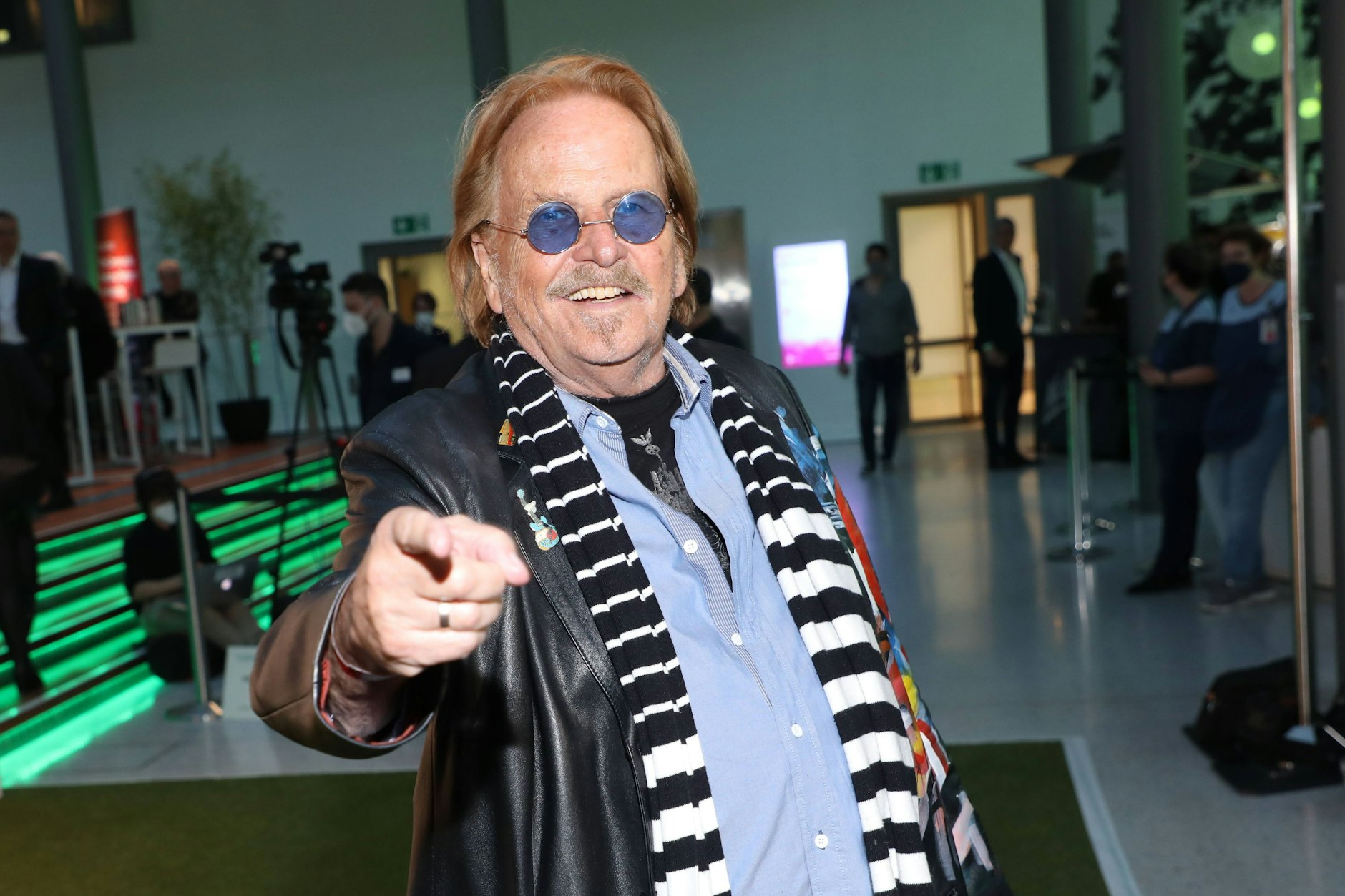 Frank Zander (81) ist überglücklich, dass ihm so viele Menschen bei seiner Weihnachtsfeier für die Obdachlosen helfen wollen.