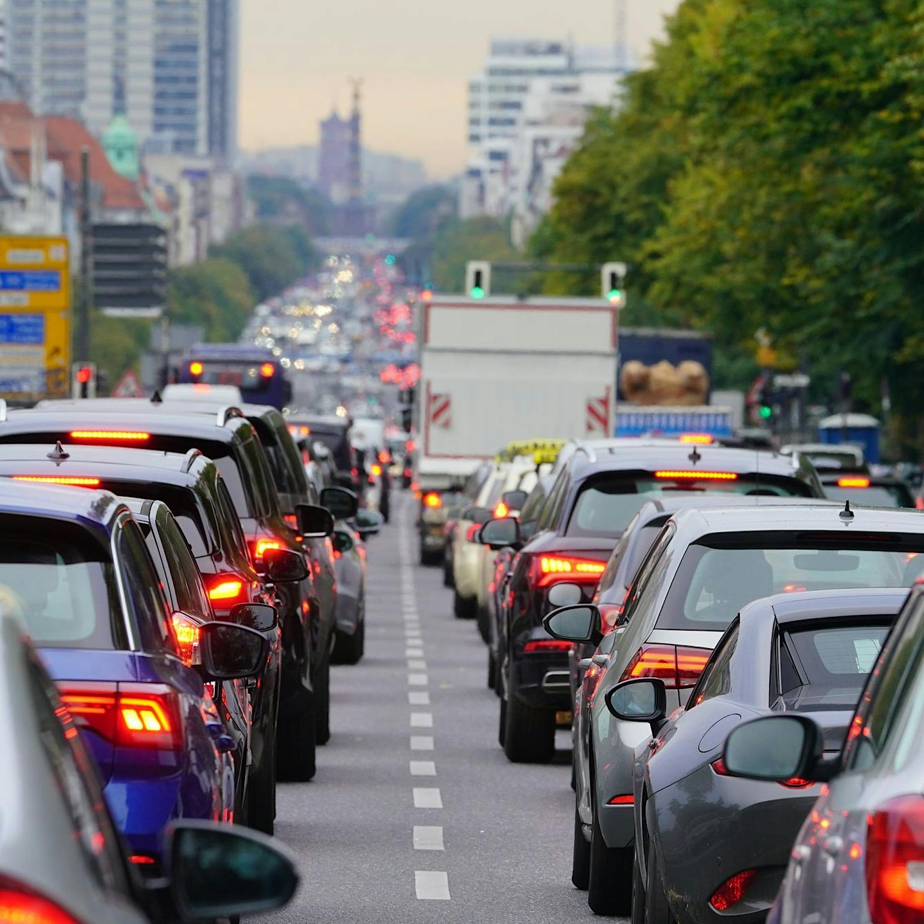 Biden-Besuch am Freitag in Berlin: Wieder Verkehrschaos – Sperrungen und Ausfälle