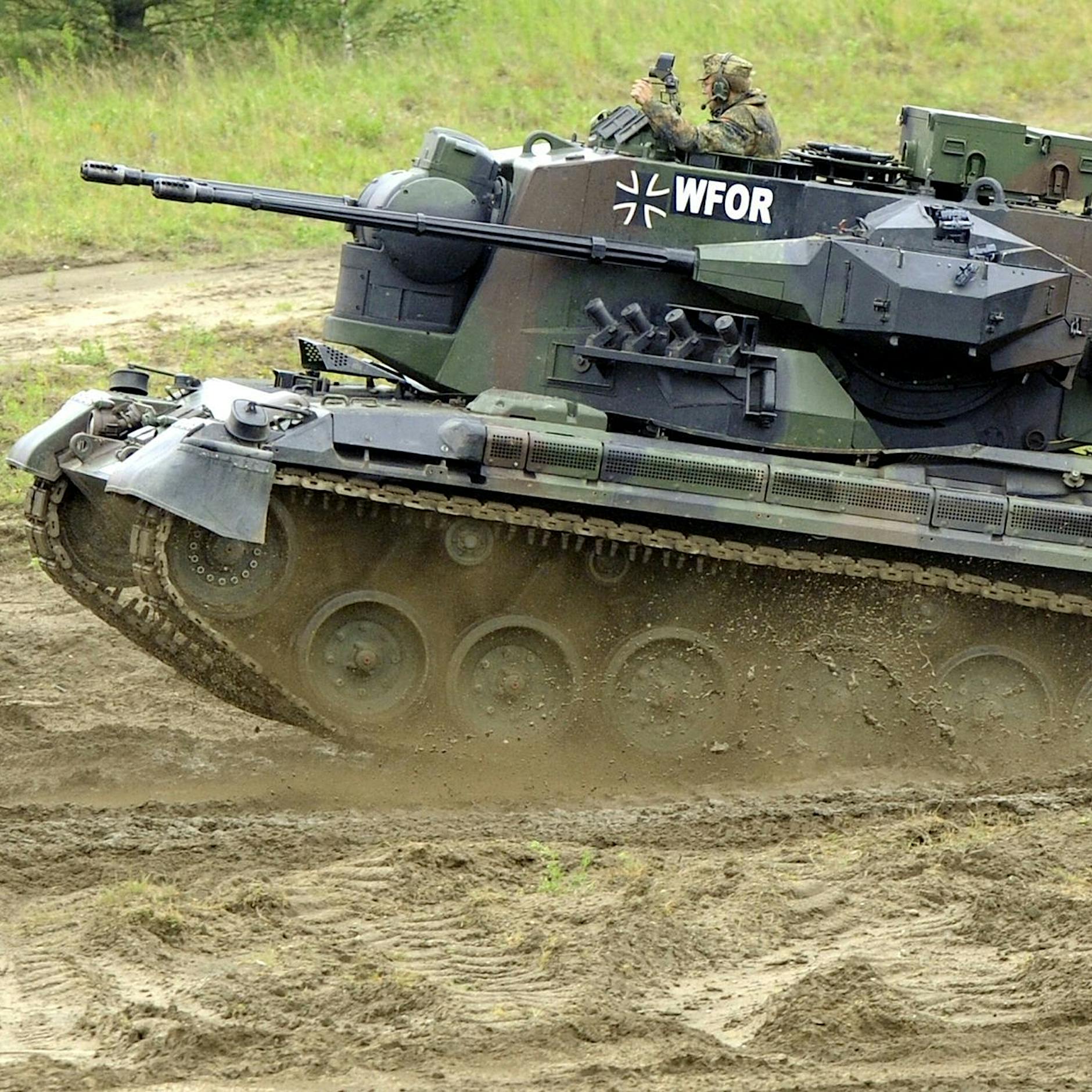 Vom Königstiger bis zum Puma: Wie Kriegsrhetorik die deutsche Sprache militarisiert