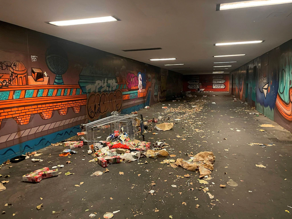 Berlin: Wütende Anwohner protestieren gegen den Müll-Tunnel der Schande