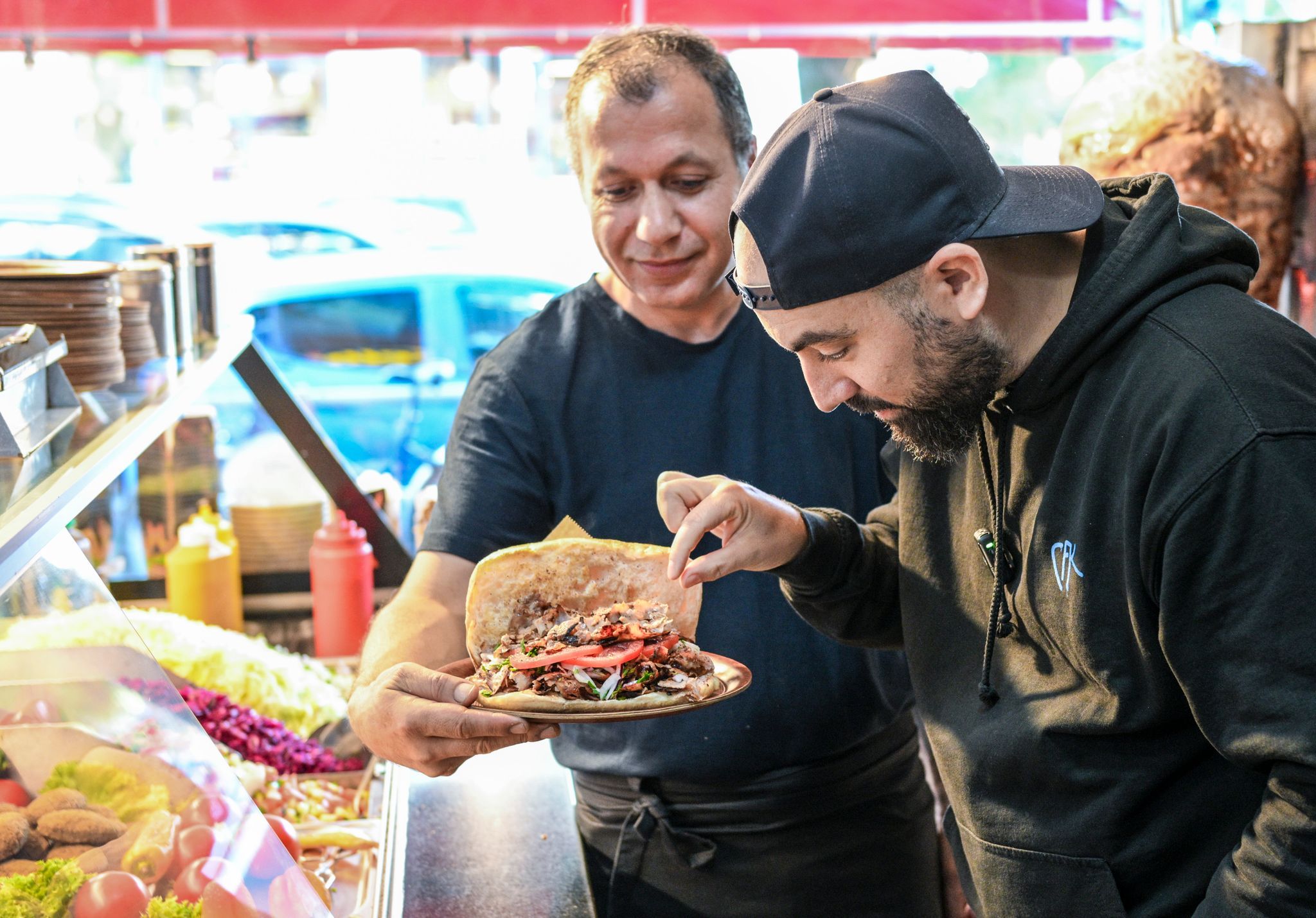 Bester Döner in Berlin: Der ultimative Test im U-Bahn-Netz