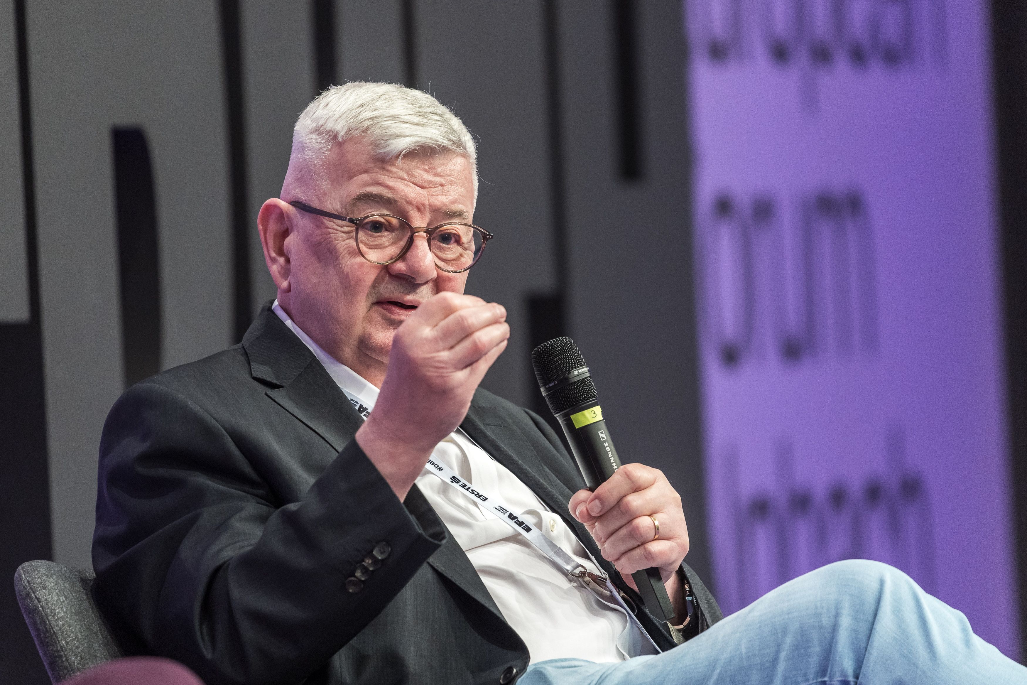 Joschka Fischer: „Nicht gedacht, dass ich mal für Aufrüstung plädiere“
