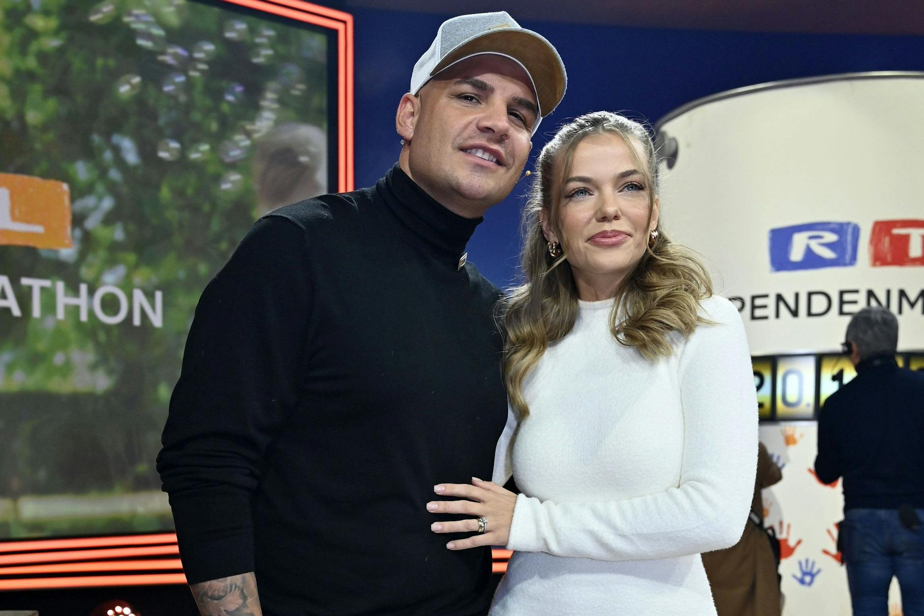 Es gibt bereits Hinweise, dass sich Pietro und Laura getrennt haben könnten.