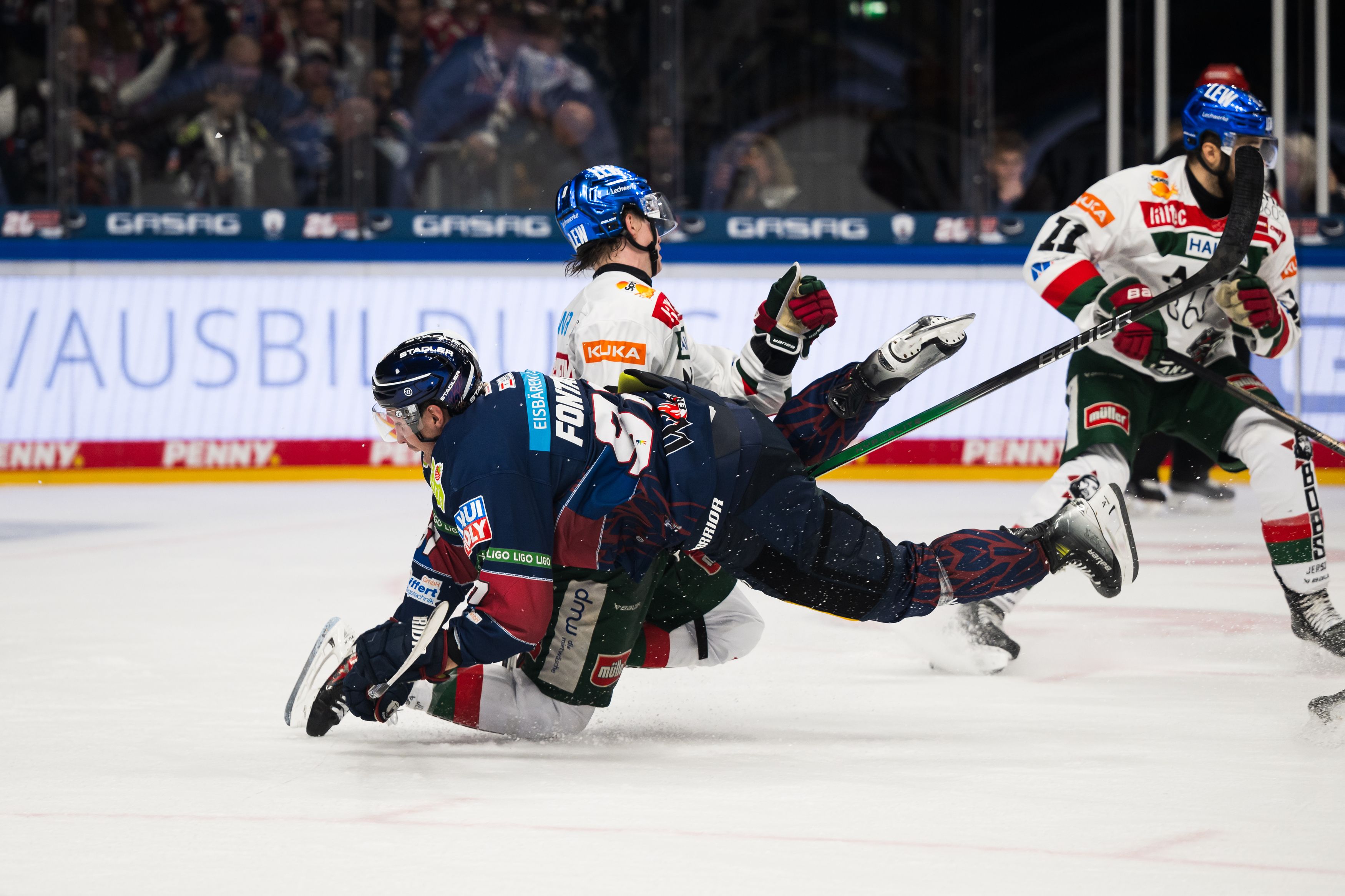 Eisbären Berlin: Volle Kanne gegen Dänen, Bier für die Fans