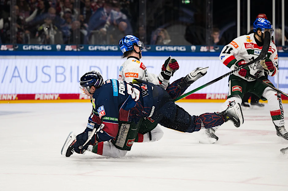 Straucheln ist für die Eisbären um Stürmer-Star Gabriel Fontaine am Mittwoch im Welli verboten.