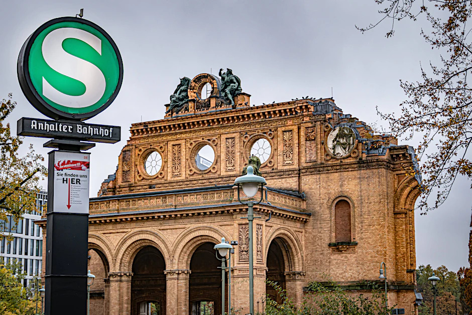 Mit einem neuen Projekt soll die Umwelt rund um den Anhalter Bahnhof in Kreuzberg gestärkt werden.