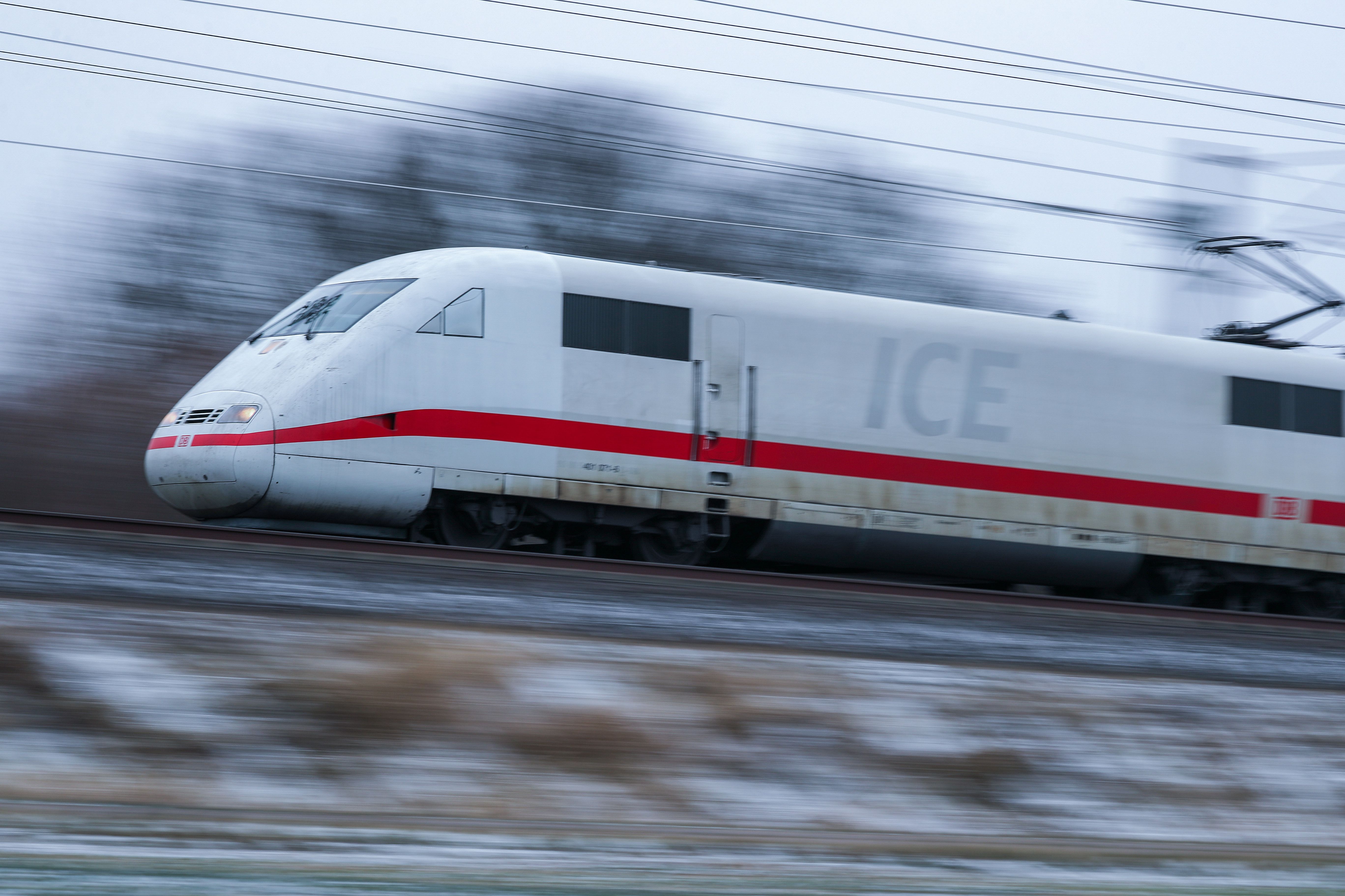 Image - Im ICE nach Berlin – Mann droht mit Messer