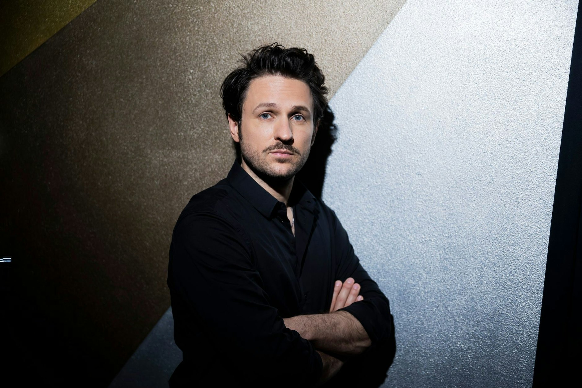 Lebt in Prenzlauer Berg, wo er mit viel Glück immer gute Wohnungen fand: Dimitrij Schaad