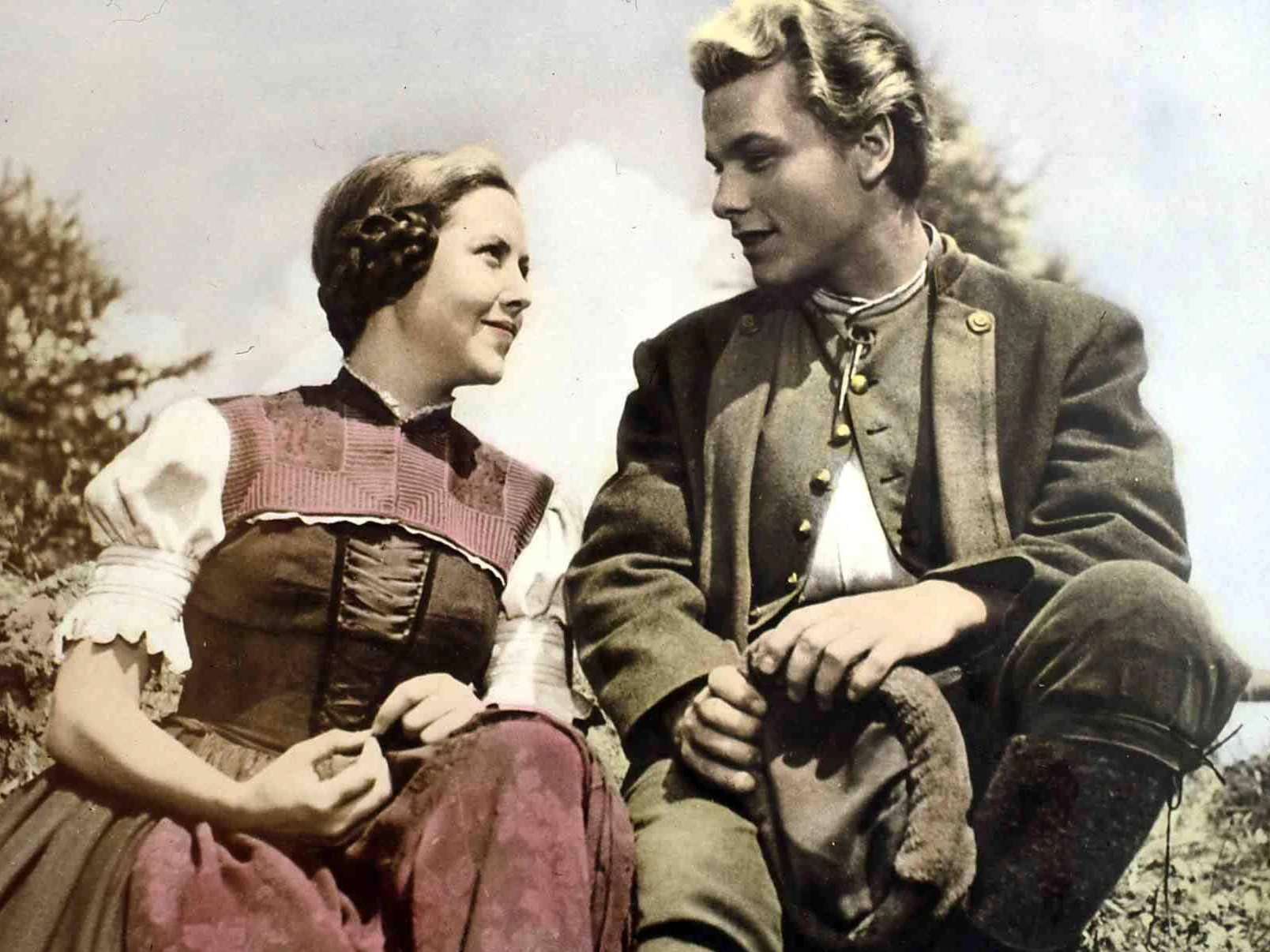Peter Munk (Lutz Moik) und Lisbeth (Hanna Rucker) im DDR-Märchenfilm Das kalte Herz.