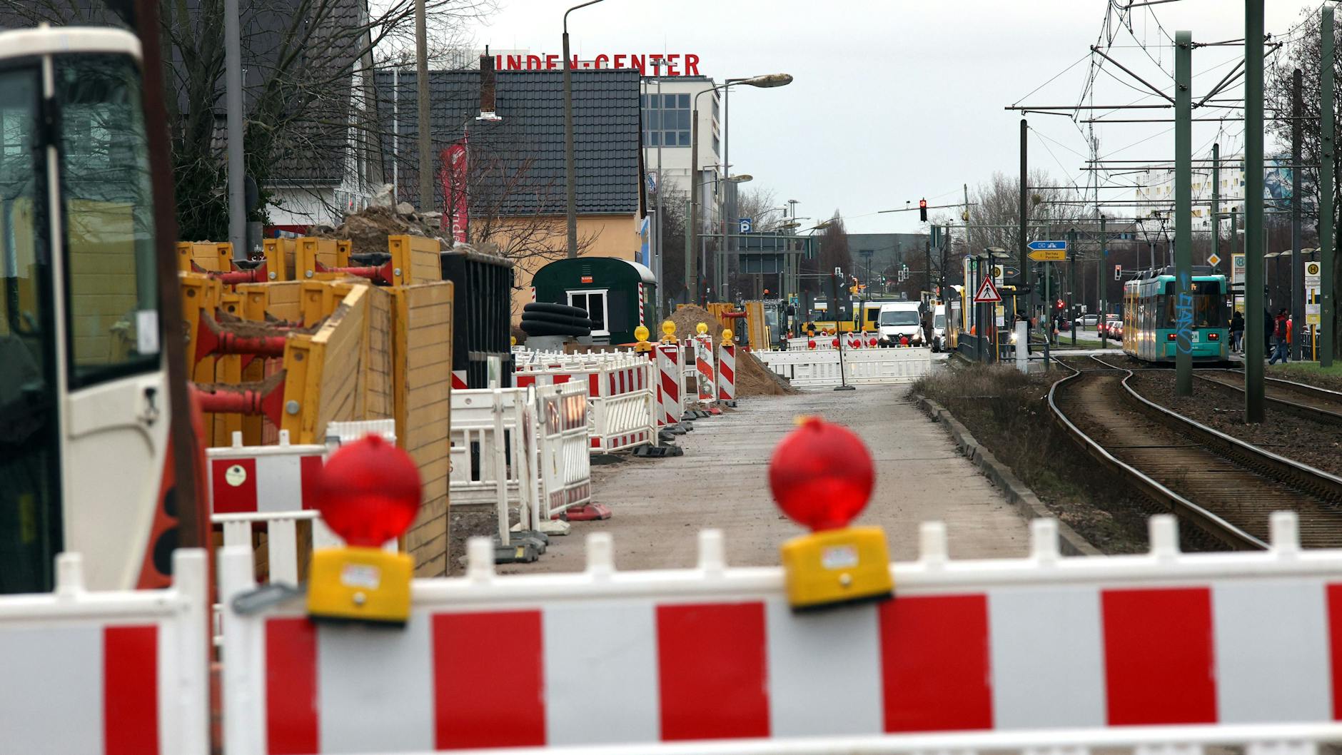 In Berlin vergeht kaum ein Tag ohne neue Baustellen und Sperrungen. Auch zum Beginn der Ferien wird es wieder überall eng