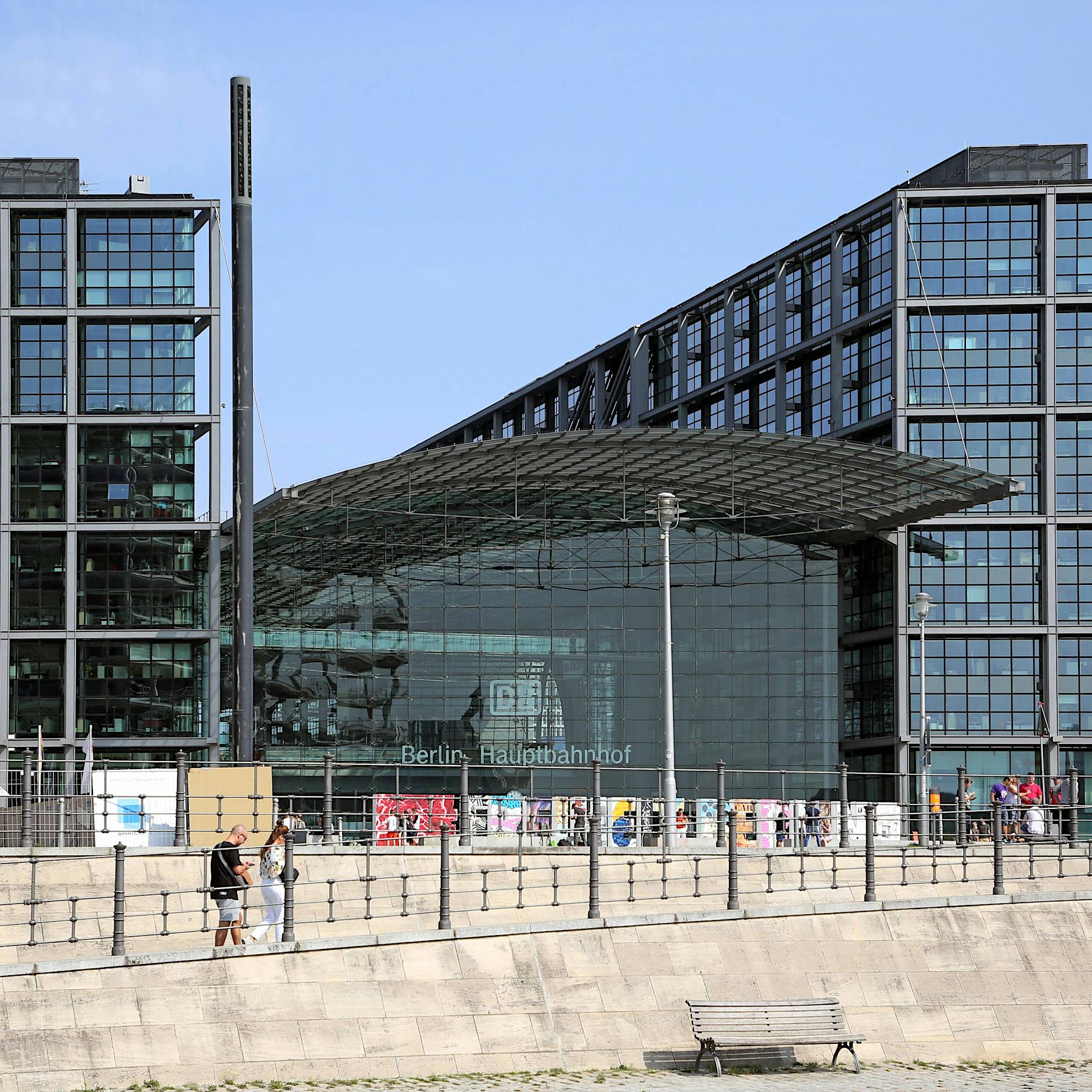 Berlin: Demo für Israel und Palästina auf dem Washingtonplatz am Freitag