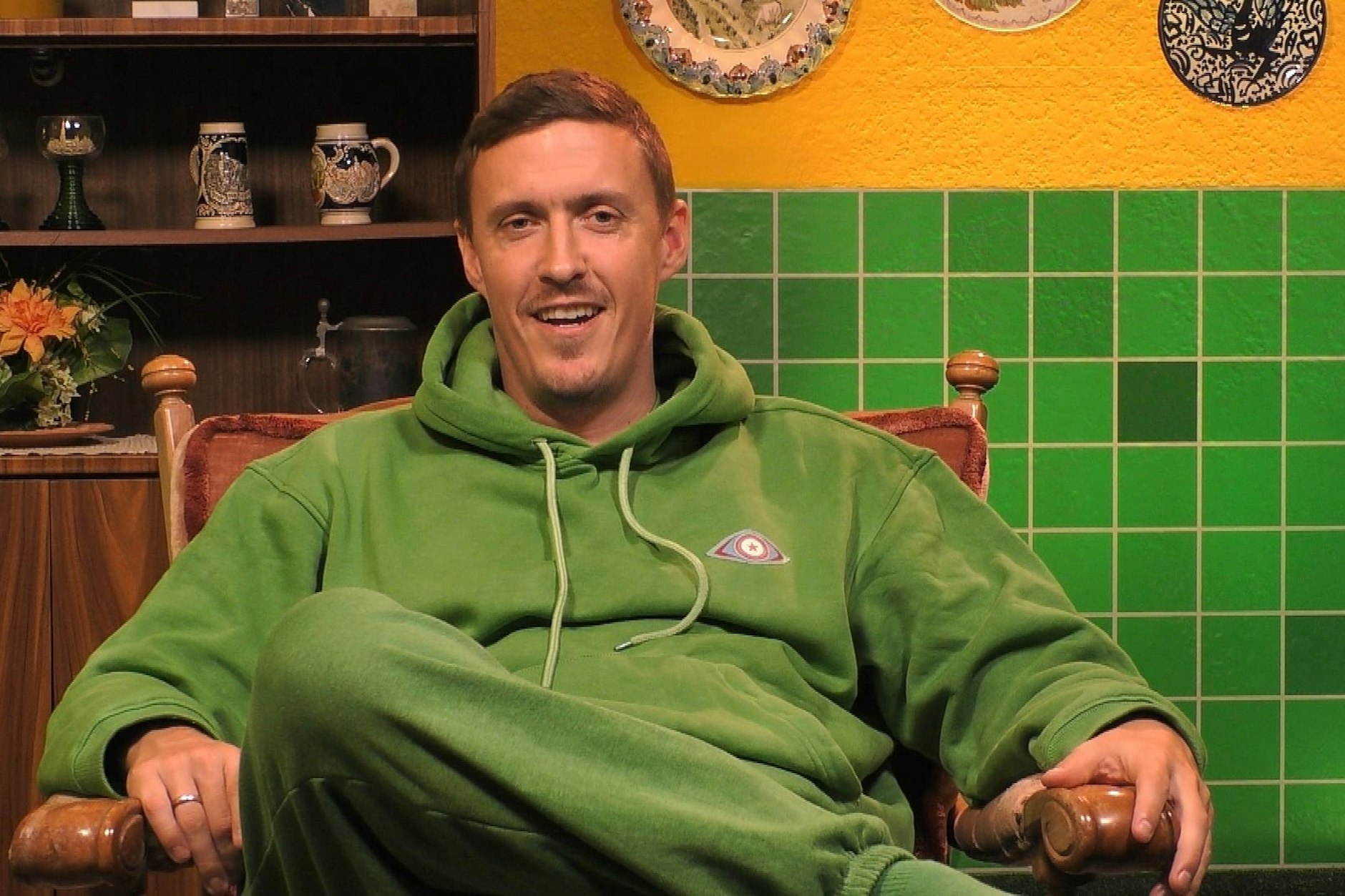 Ex-Fußball-Profi Max Kruse (36) nahm zuletzt bei „Promi Big Brother“ teil und plauderte dort aus dem Nähkästen, wie viele Millionen er beim VfL Wolfsburg kassierte.