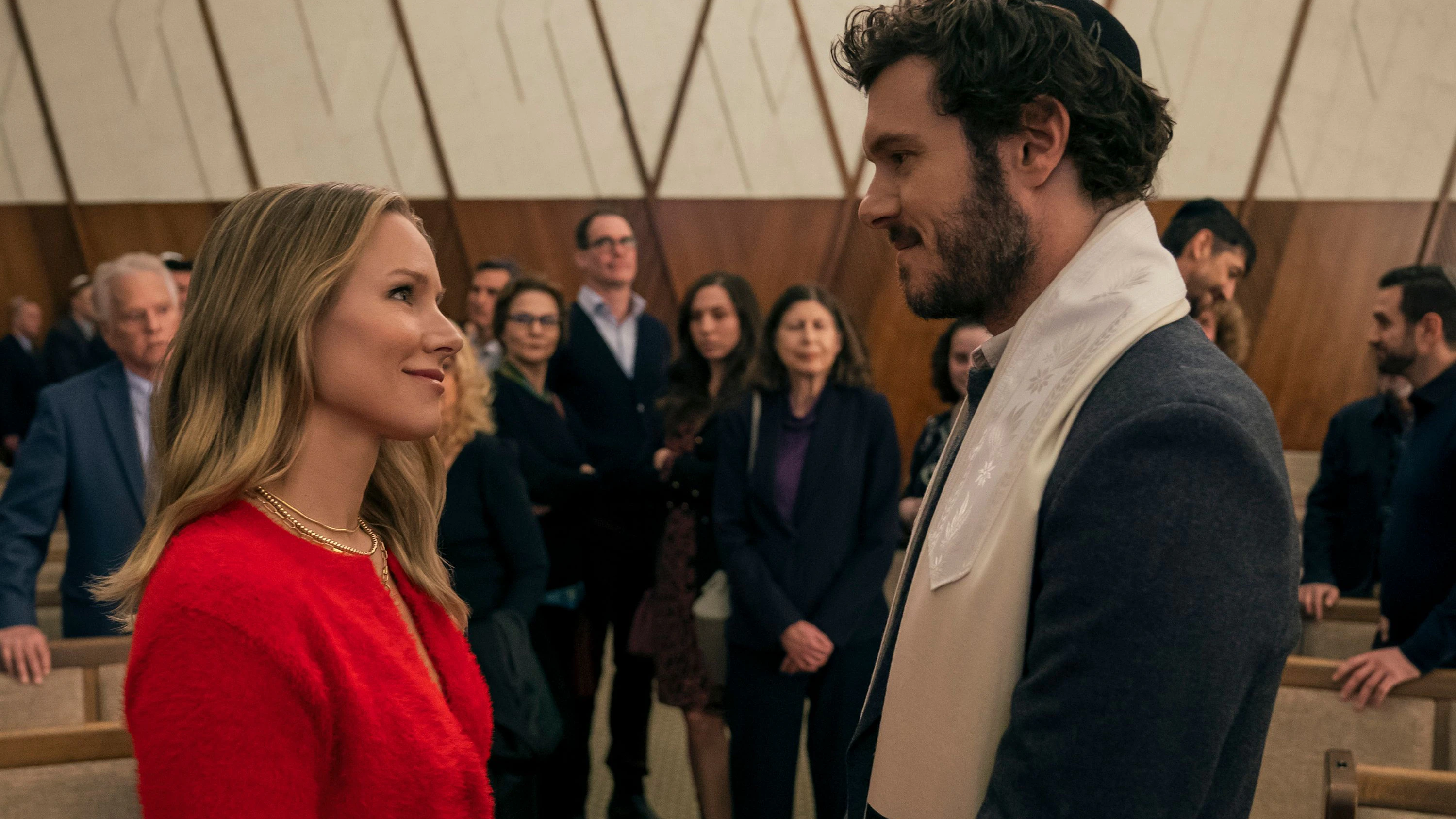 Wird Joanne (Kristen Bell) für ihre große Liebe Noah (Adam Brody) zum Judentum konvertieren.
