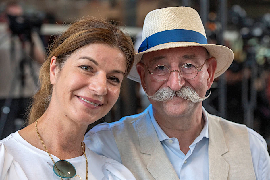 Horst Lichter und seine Ehefrau Nada. Der Moderator von Bares für Rares wird von Idioten im Netz immer wieder fälschlicherweise für tot erklärt.