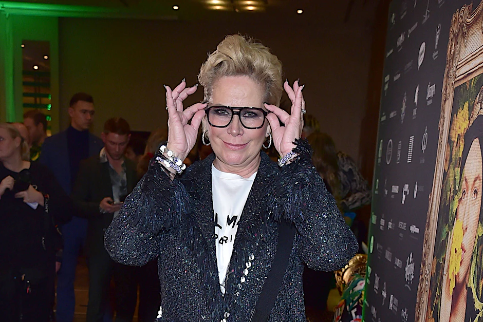 Claudia Effenberg ist oft auf Red Carpets unterwegs – wie hier beim Dschungelcamp-Public-Viewing von Julian F. M. Stoeckel.