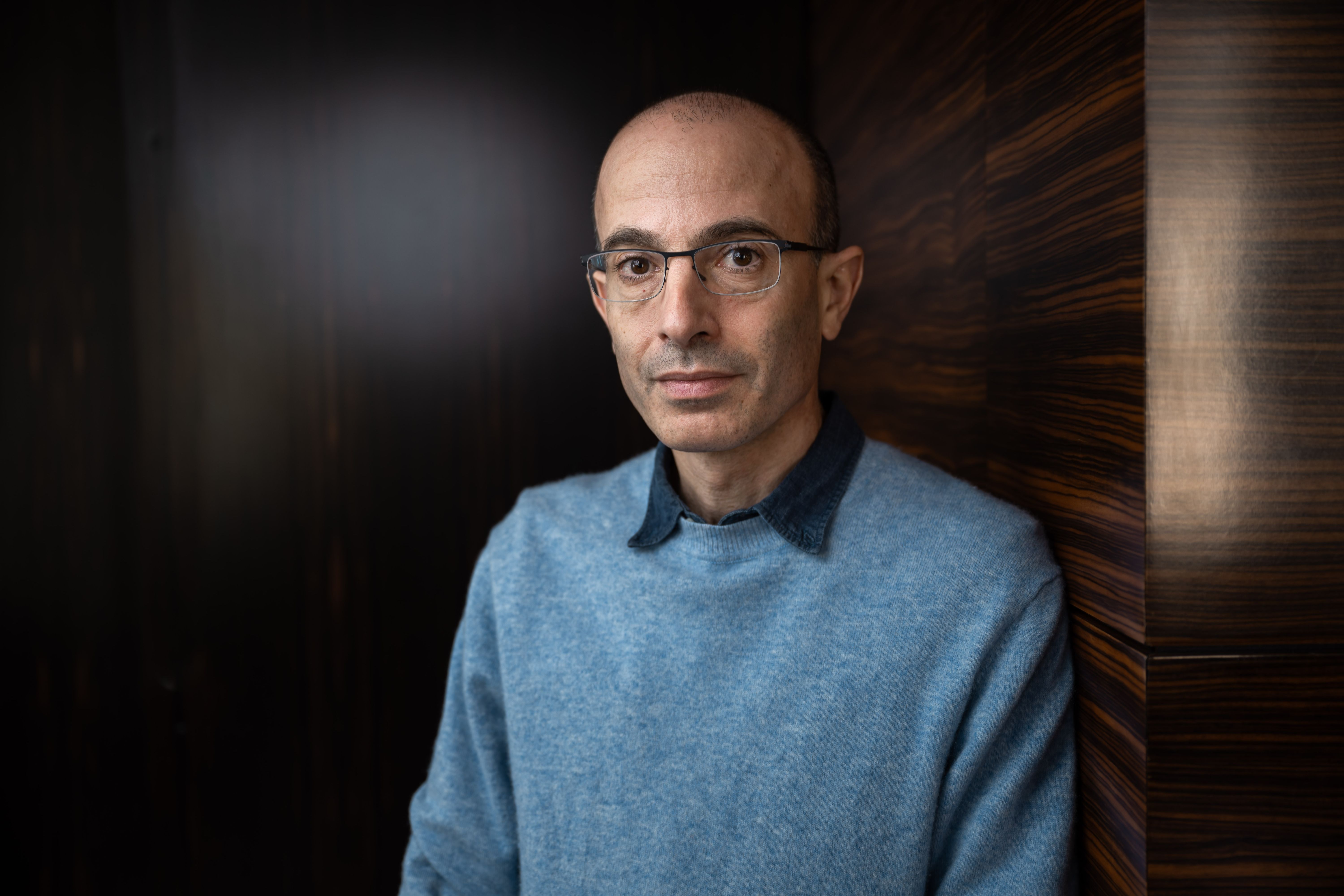 Yuval Noah Harari: „Die KI ist kein einzelner Supercomputer, sondern eine völlig neue Spezies“