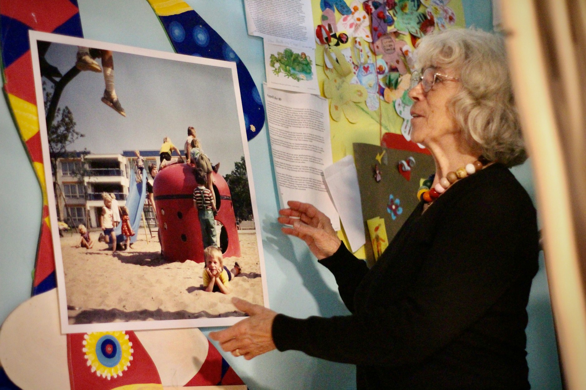 Die legendären Spielplatz-Iglus von Ursula Wünsch: Kreativ aus einfachen Materialien gestaltet, begeisterten sie Generationen von DDR-Kindern.