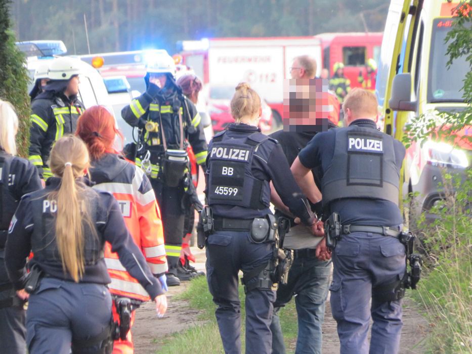 Image - Familien-Horror im Havelland: Brennende Häuser, ein Toter, Kampfhund erschossen