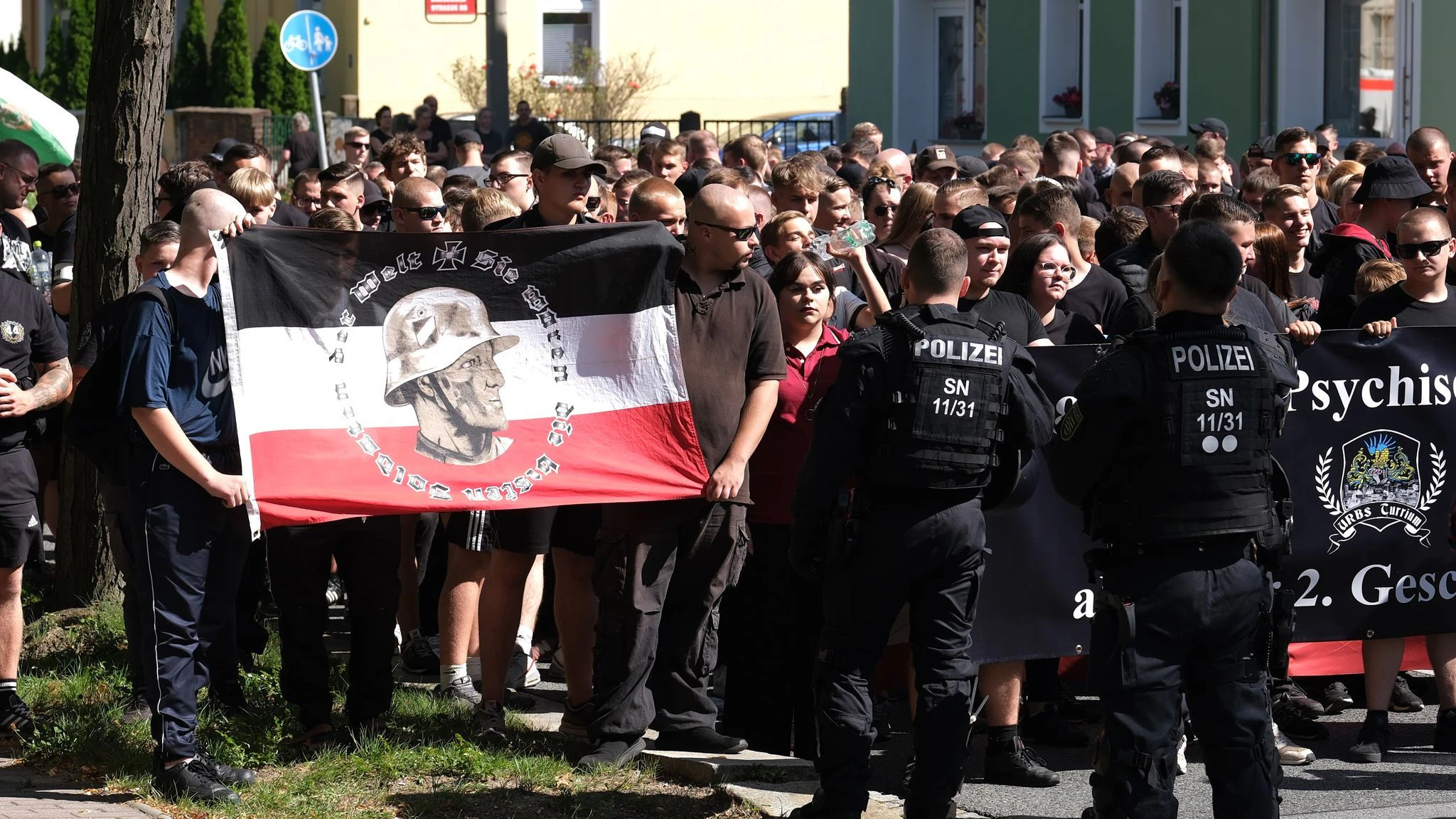 An der rechtsextremen Demo gegen den Bautzner CSD war die Gruppe „DJV“ ebenfalls beteiligt.