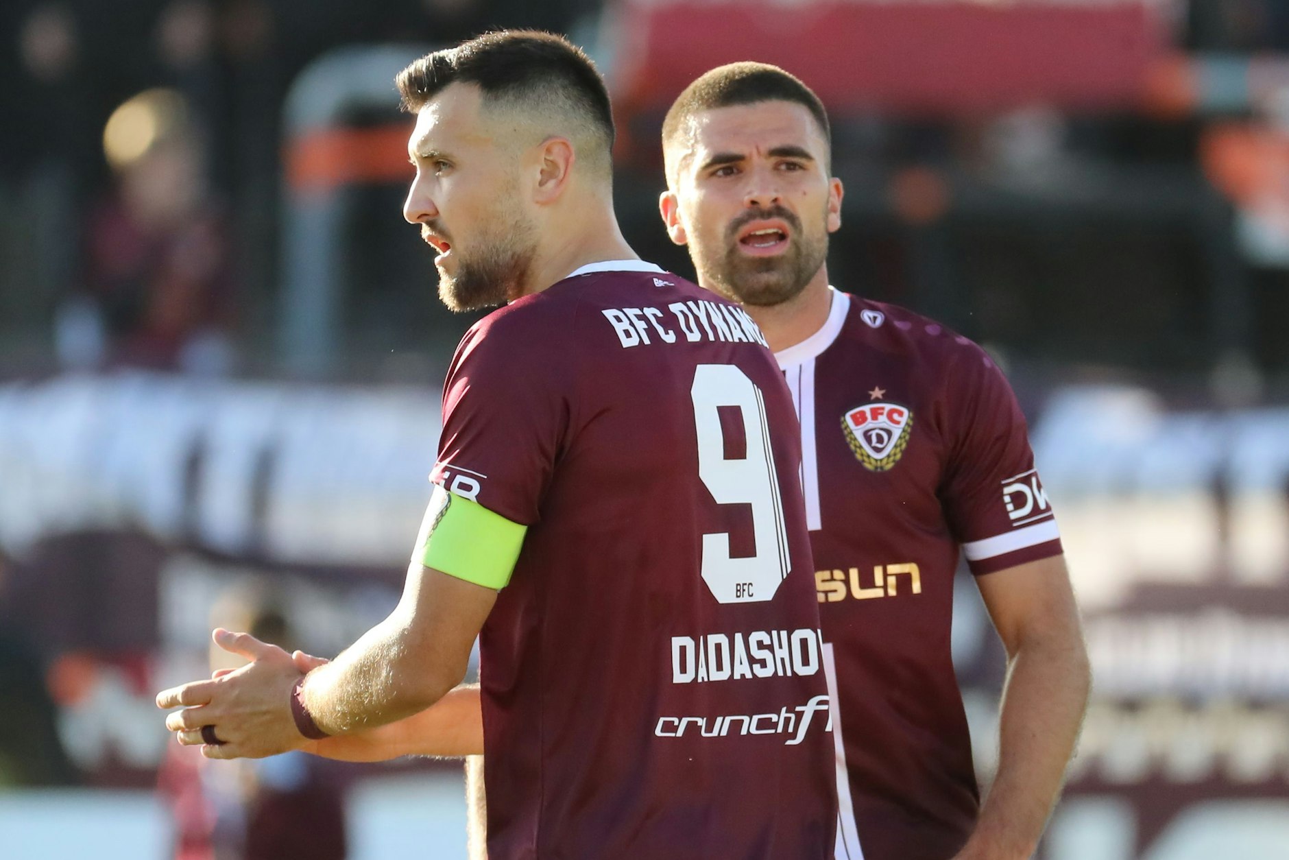 Rufat Dadashov (l.) und David Haider vom BFC Dynamo sind schon ganz gespannt auf das Duell mit Lok Leipzig.