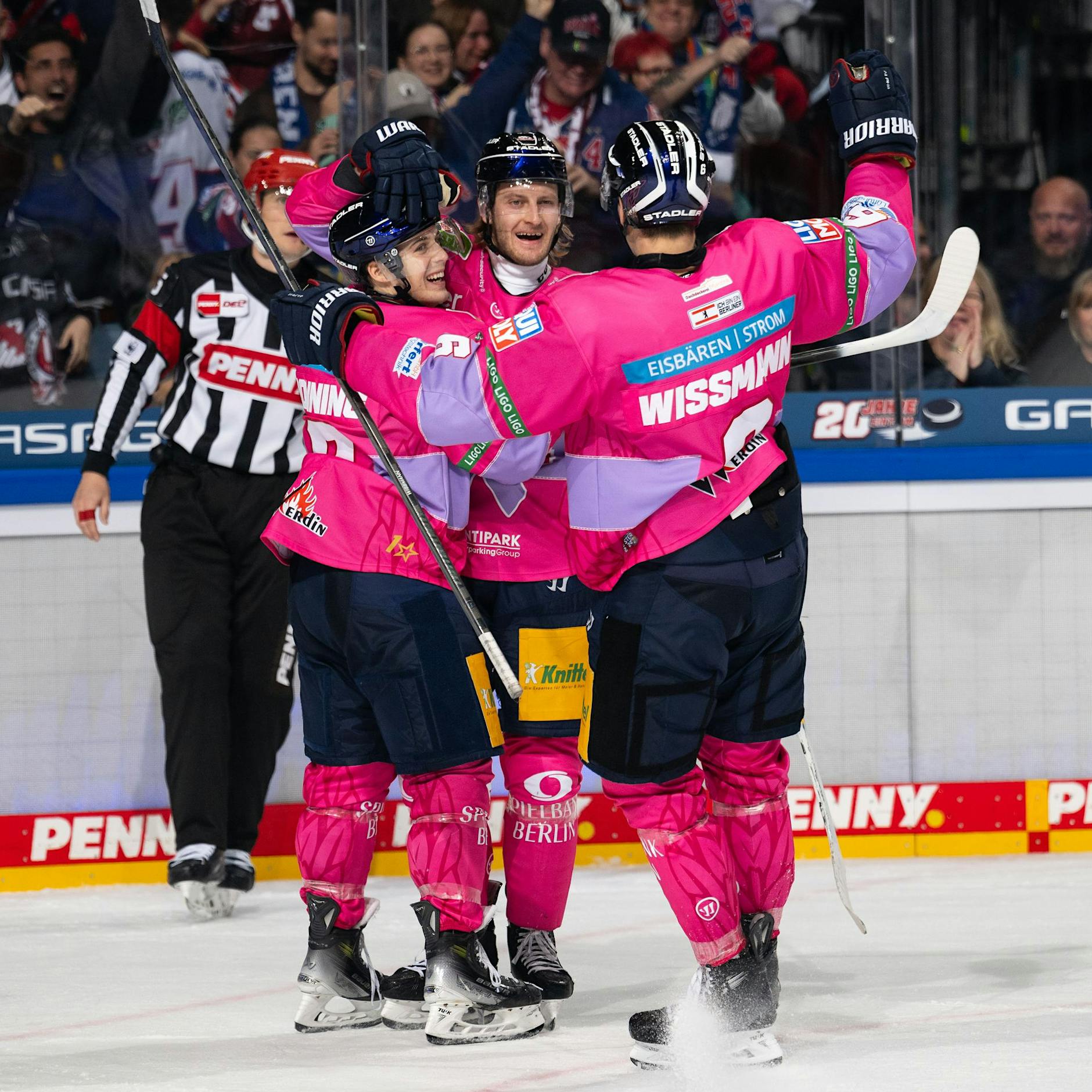 Eisbären Berlin schießen sich gegen Adler Mannheim an Tabellenspitze