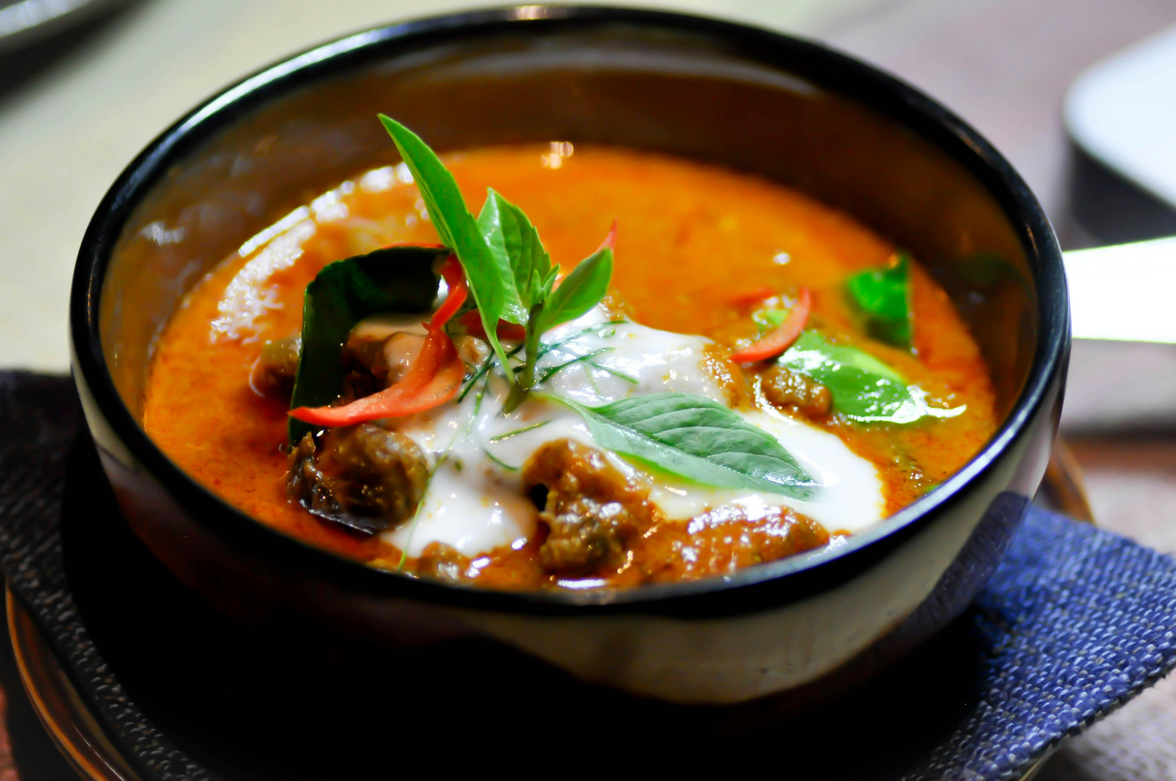 Rezept für Rotes Thai Curry mit Rindfleisch und Kokosmilch – so einfach ... Rezept für Rotes Thai Curry mit Rindfleisch und Kokosmilch – so einfach ...