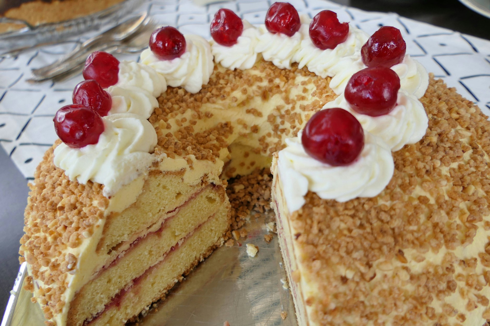 Frankfurter Kranz ist ein echter Kuchen-Klassiker - probieren Sie mal unser Rezept aus Omas Backbuch!