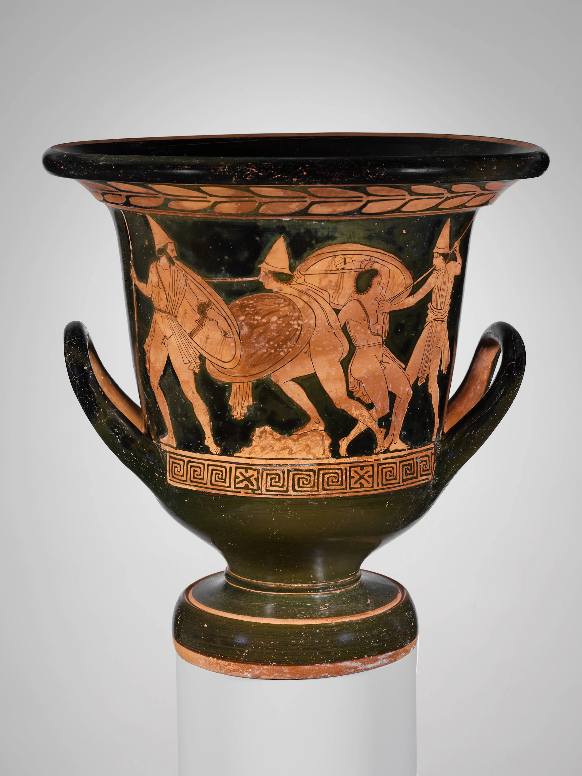 Kriegerische Auseinandersetzungen waren ein beliebtes Motiv auf Vasen und Schalen.