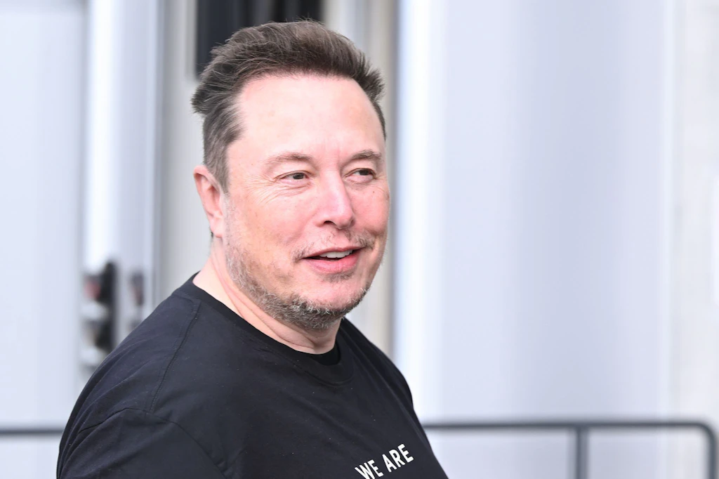 ZDF'ye göre Elon Musk Almanlarla dalga geçiyor çünkü Kamala Harris'e bayılıyorlar