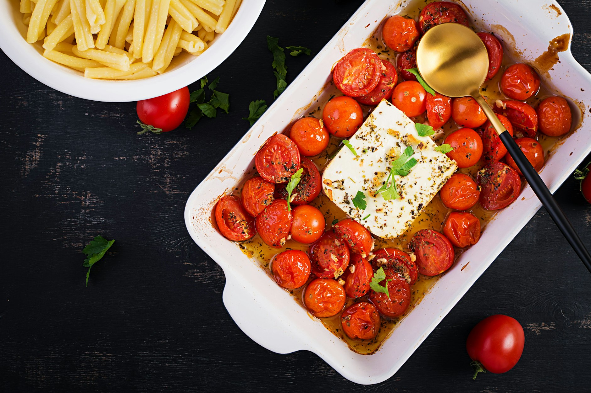 Baked Feta Pasta ist für viele vom Internet-Trend zum Lieblingsessen geworden.