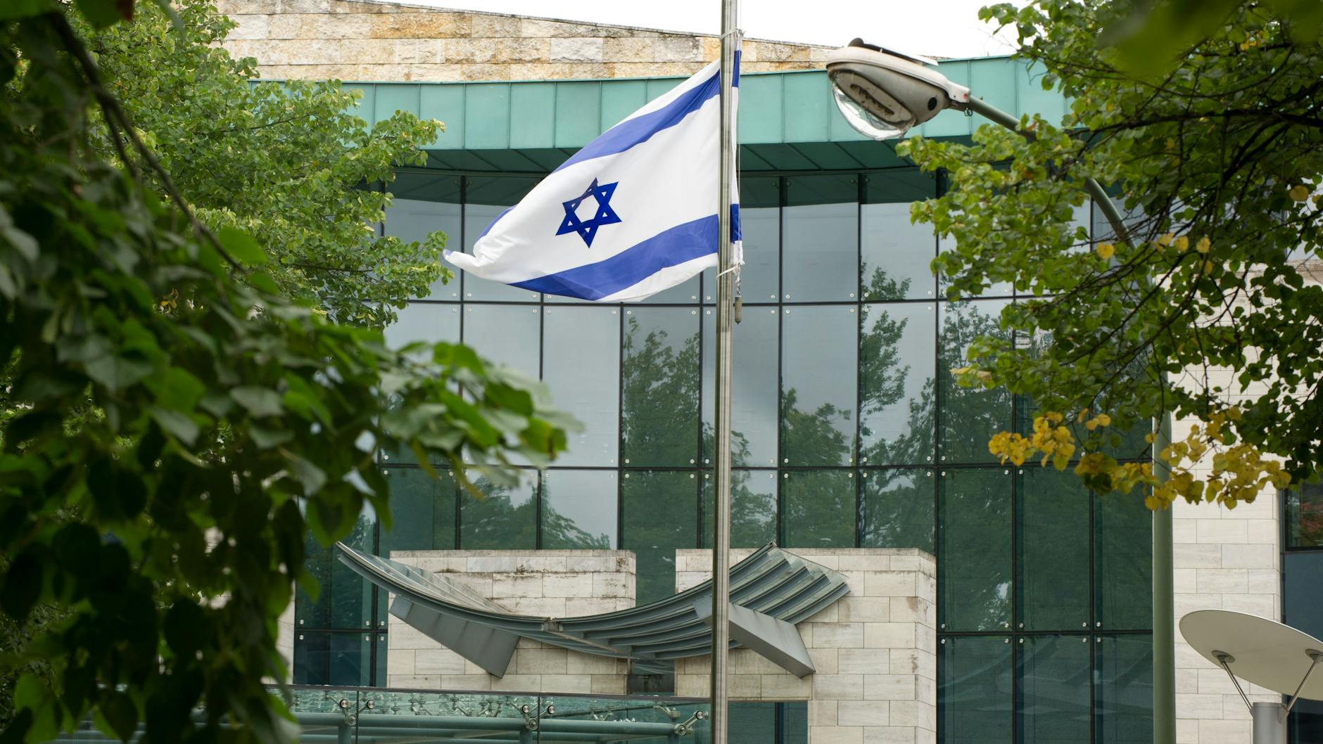 Die Botschaft des Staates Israel befindet sich im Südwesten Berlins 