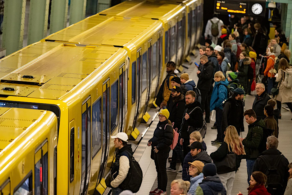 U-Bahn am Berliner Alexanderplatz
