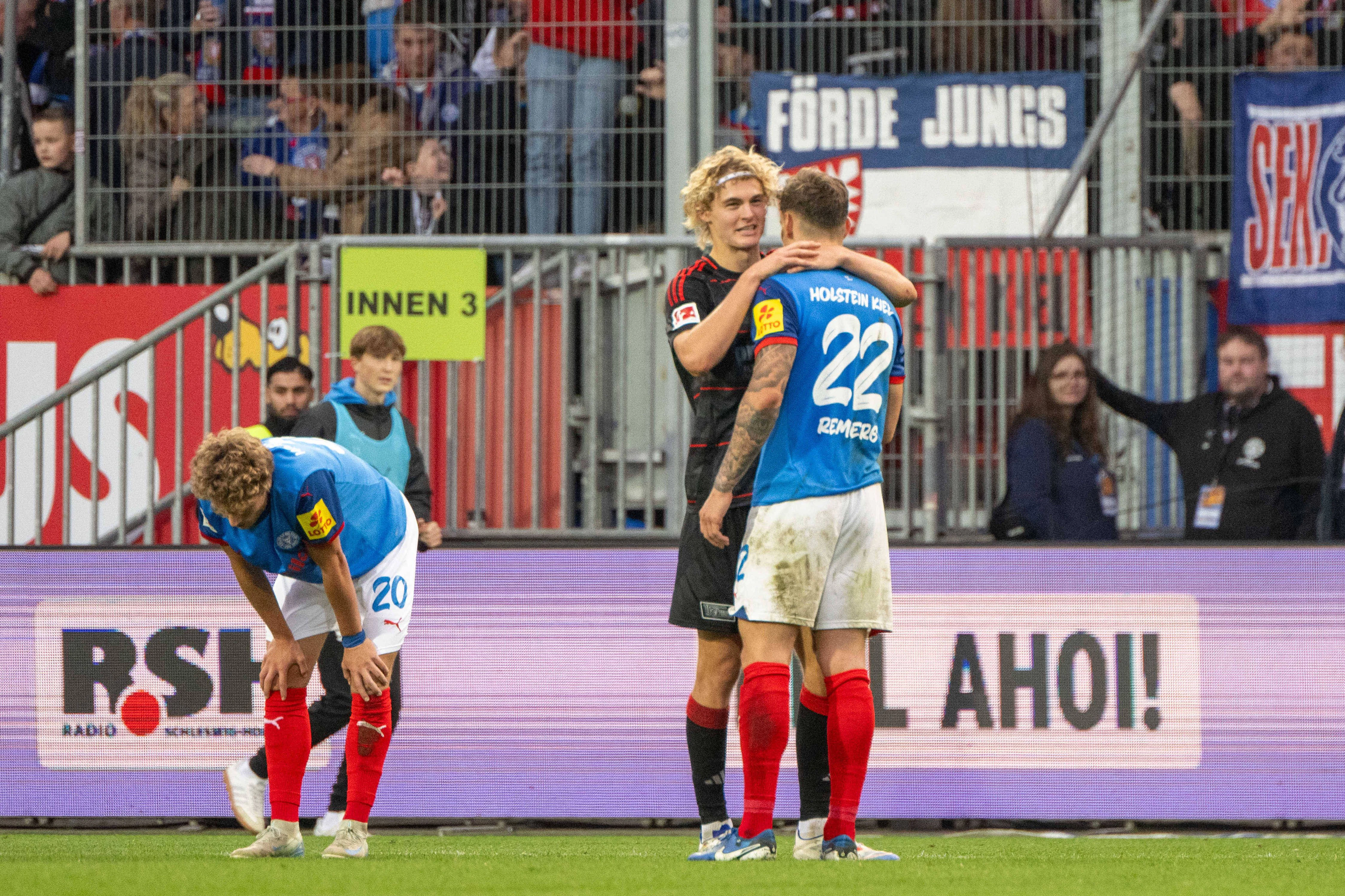 Nach dem Spiel hatten sich Union Tom Rothe und Kiels Nicolai Remberg wieder lieb. Bis zum Rückspiel an der Alten Försterei.&nbsp;