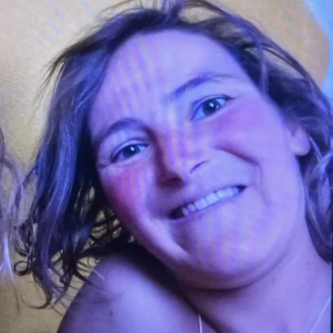 Ein zweites Foto, mit dem die Polizei nach Karolin Schönemann sucht.