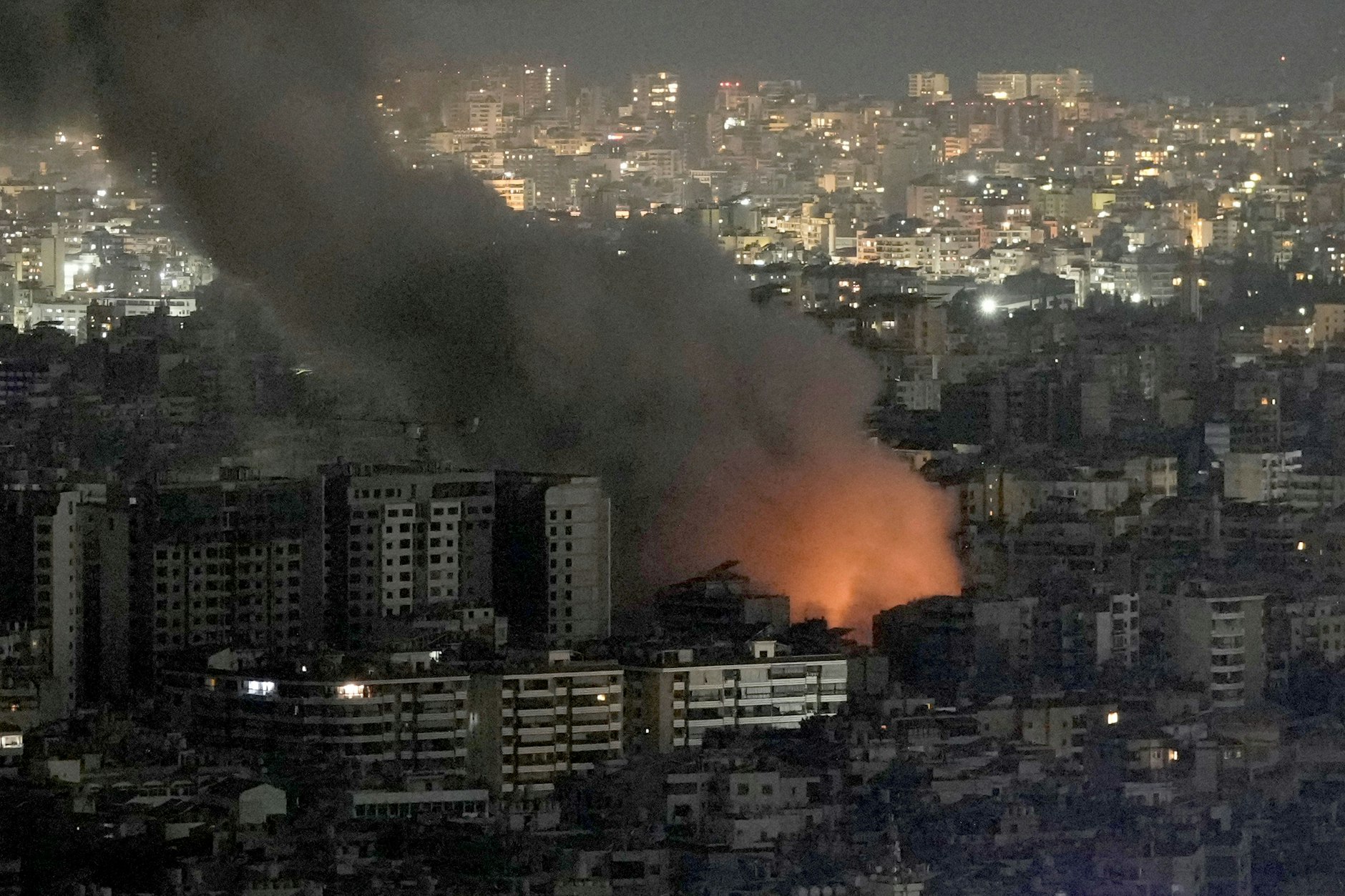 Israelischer Luftangriff in Beirut. Israel nimmt weiter Einrichtungen der islamistischen Hisbollah ins Visier. (Symbolbild)