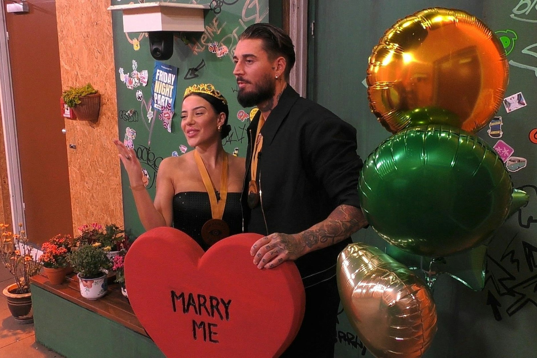 Leyla und Mike verlobten sich im Halbfinale von „Promi Big Brother“.