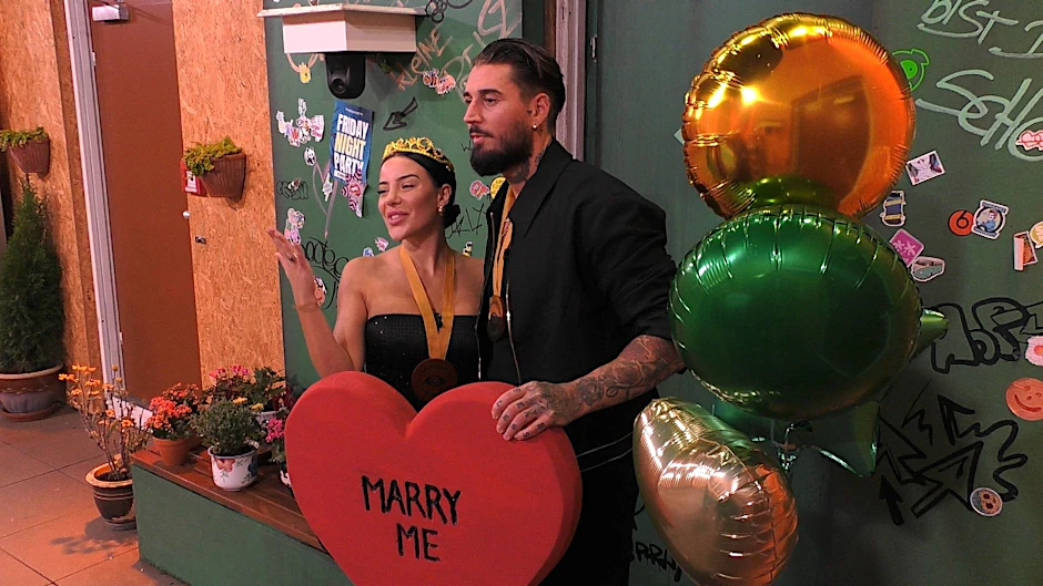 Leyla und Mike verlobten sich im Halbfinale von „Promi Big Brother“.