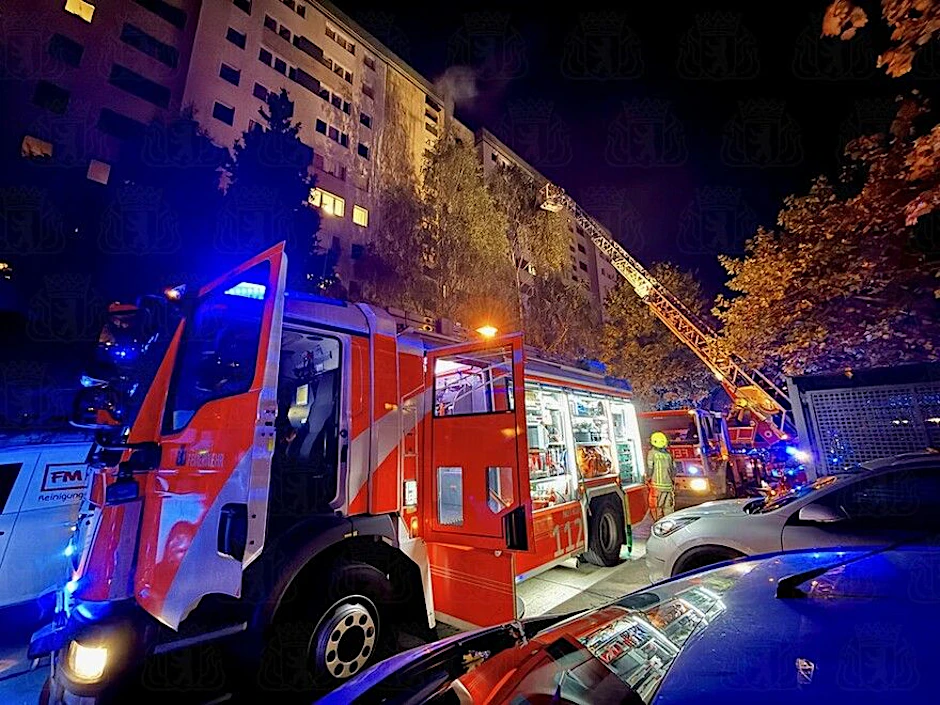 Während des Feuerwehreinsatzes in Marzahn
