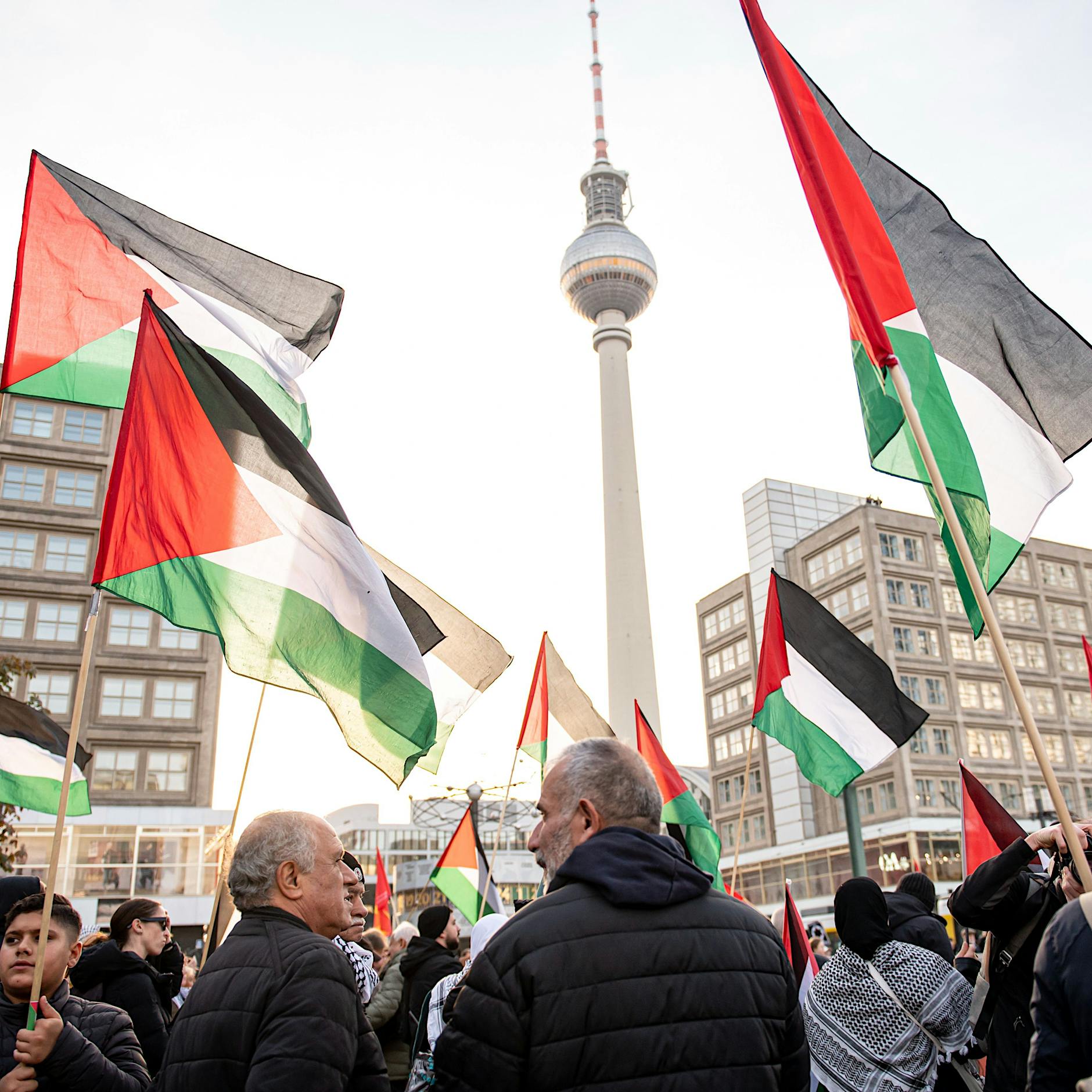Brisante Debatte: Warum verbietet Berlin keine Palästinenser-Demos mehr?