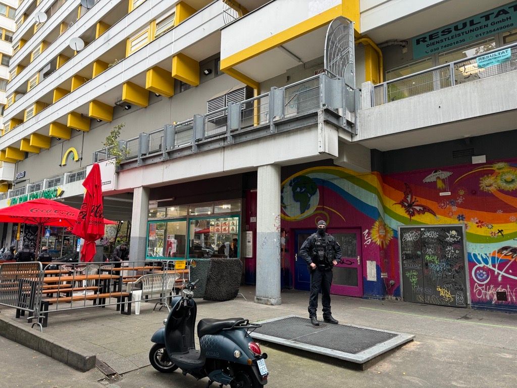 Mit der Berliner Polizei Tür an Tür: Mitglied der linksextremen „Hammerbande“ wohnte am Kottbusser Tor