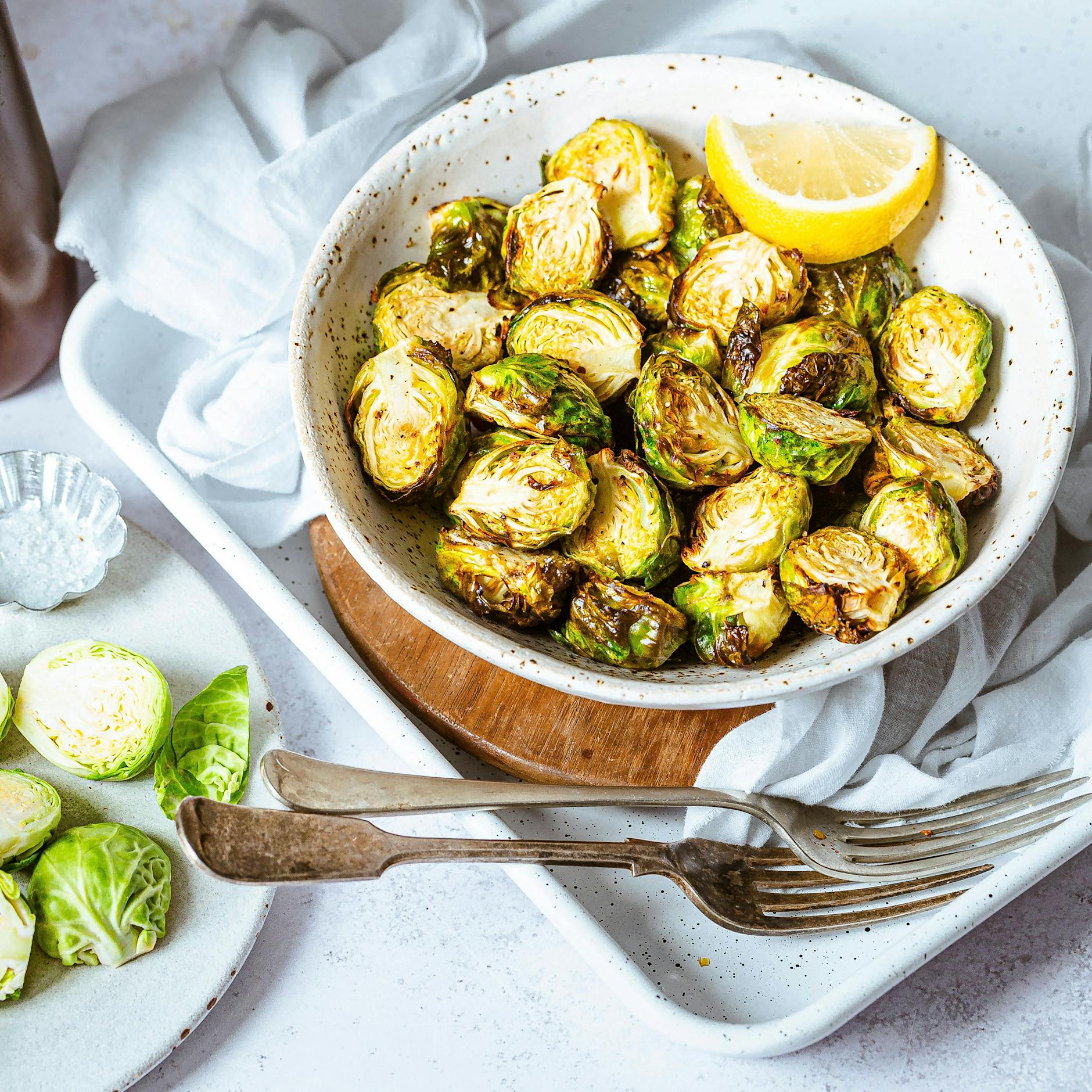 Gerösteter Rosenkohl mit Weintrauben und Nüssen – das geniale Rezept