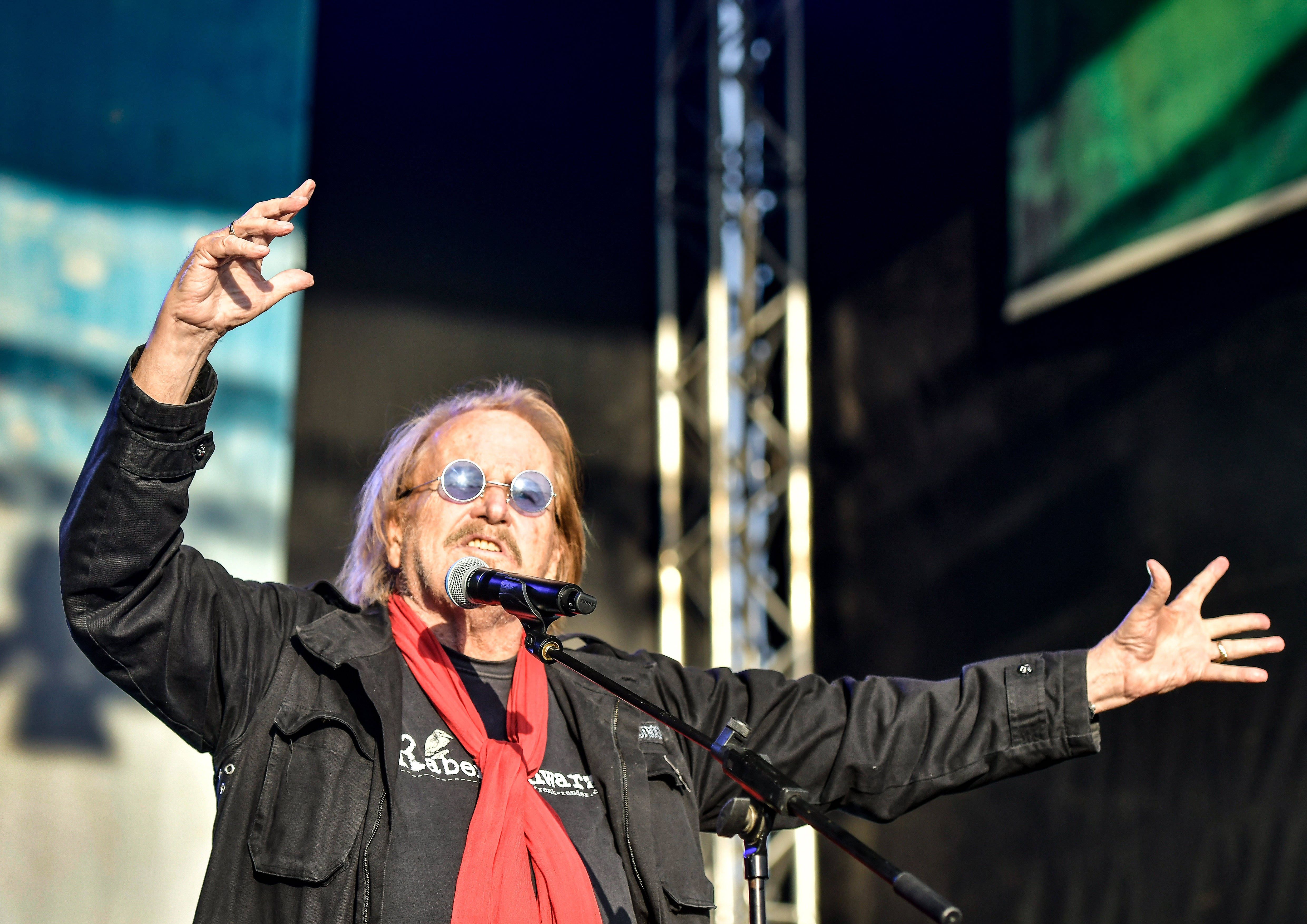 Image - Café für Bedürftige: Frank Zander greift dem „Streetwork“ unter die Arme