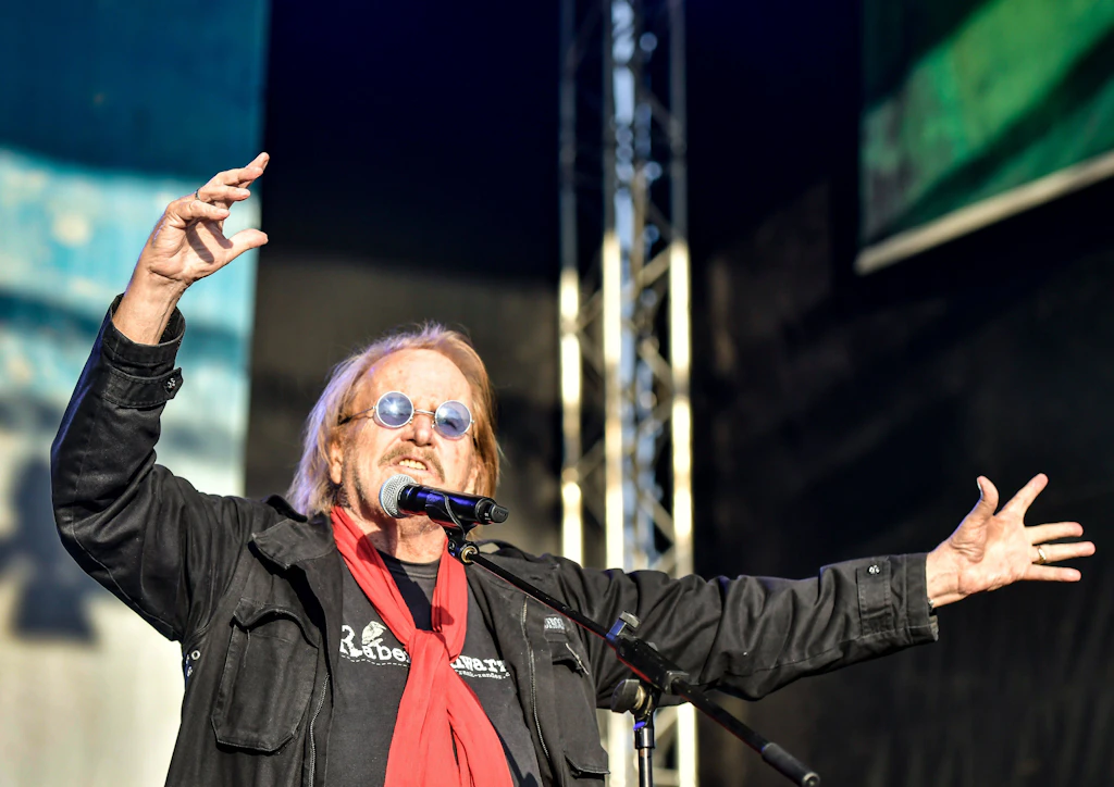 Café für Bedürftige: Frank Zander greift dem „Streetwork“ unter die Arme