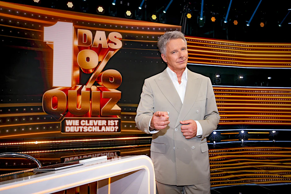 TV-Star Jörg Pilawa moderiert das „1 % Quiz“ bei Sat.1 - hier wird die Intelligenz von Kandidaten und Zuschauern auf die Probe gestellt.