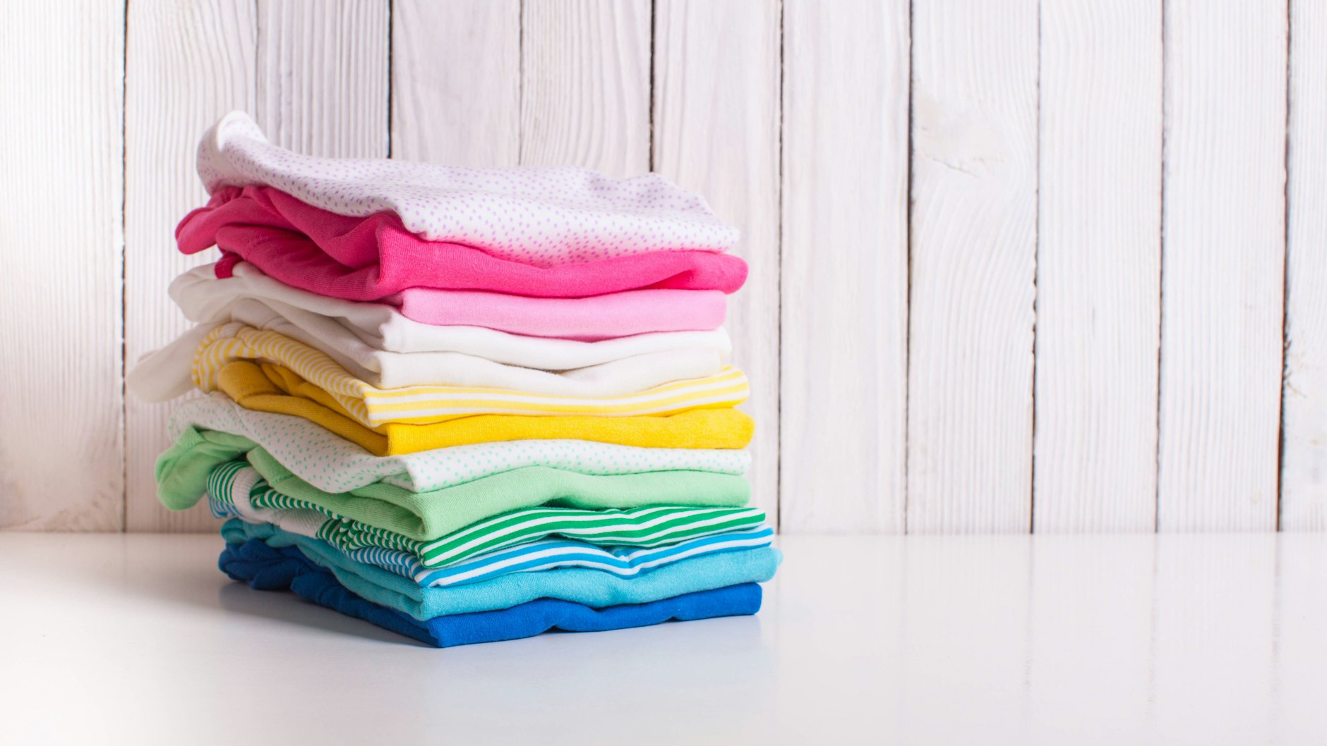 Welche Farbe passt am besten in Ihren Kleiderschrank? 