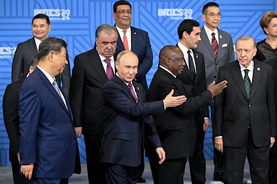 Der russische Präsident Wladimir Putin bei der abschließenden Pressekonferenz des 16. Brics-Gipfeltreffens in Kasan.