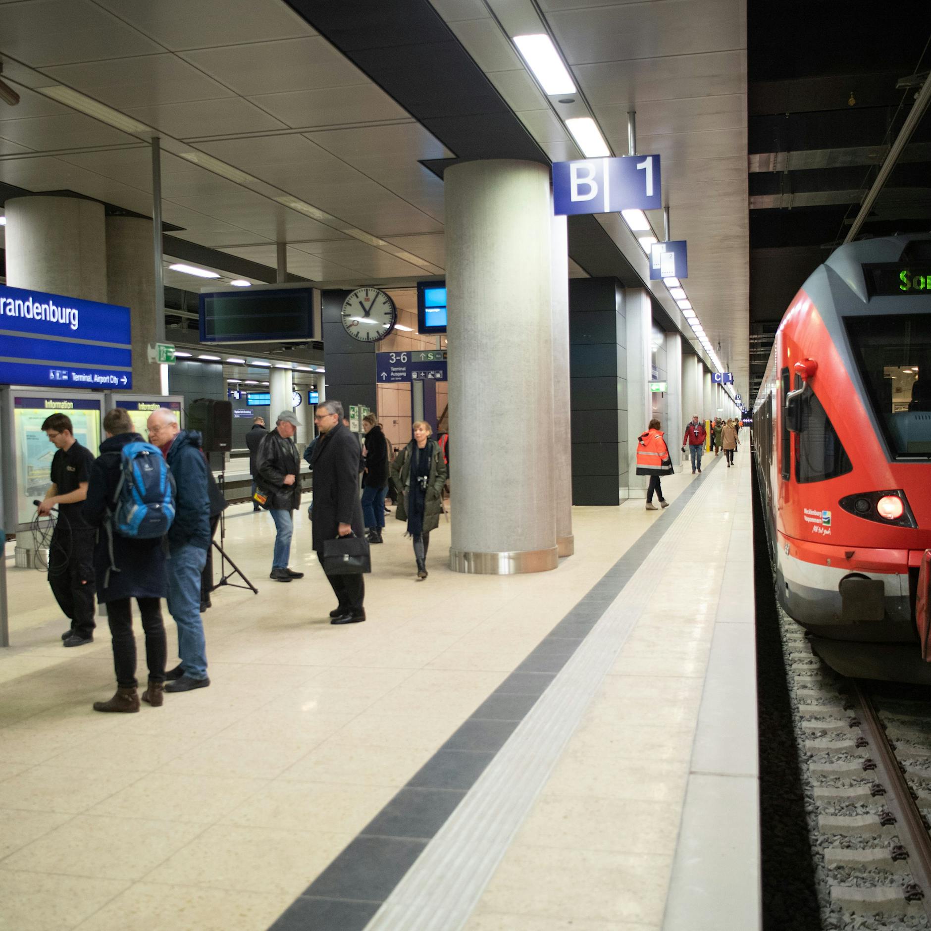 Blut, Drogen, Vandalismus: Brandenburgs Nahverkehr in Zahlen